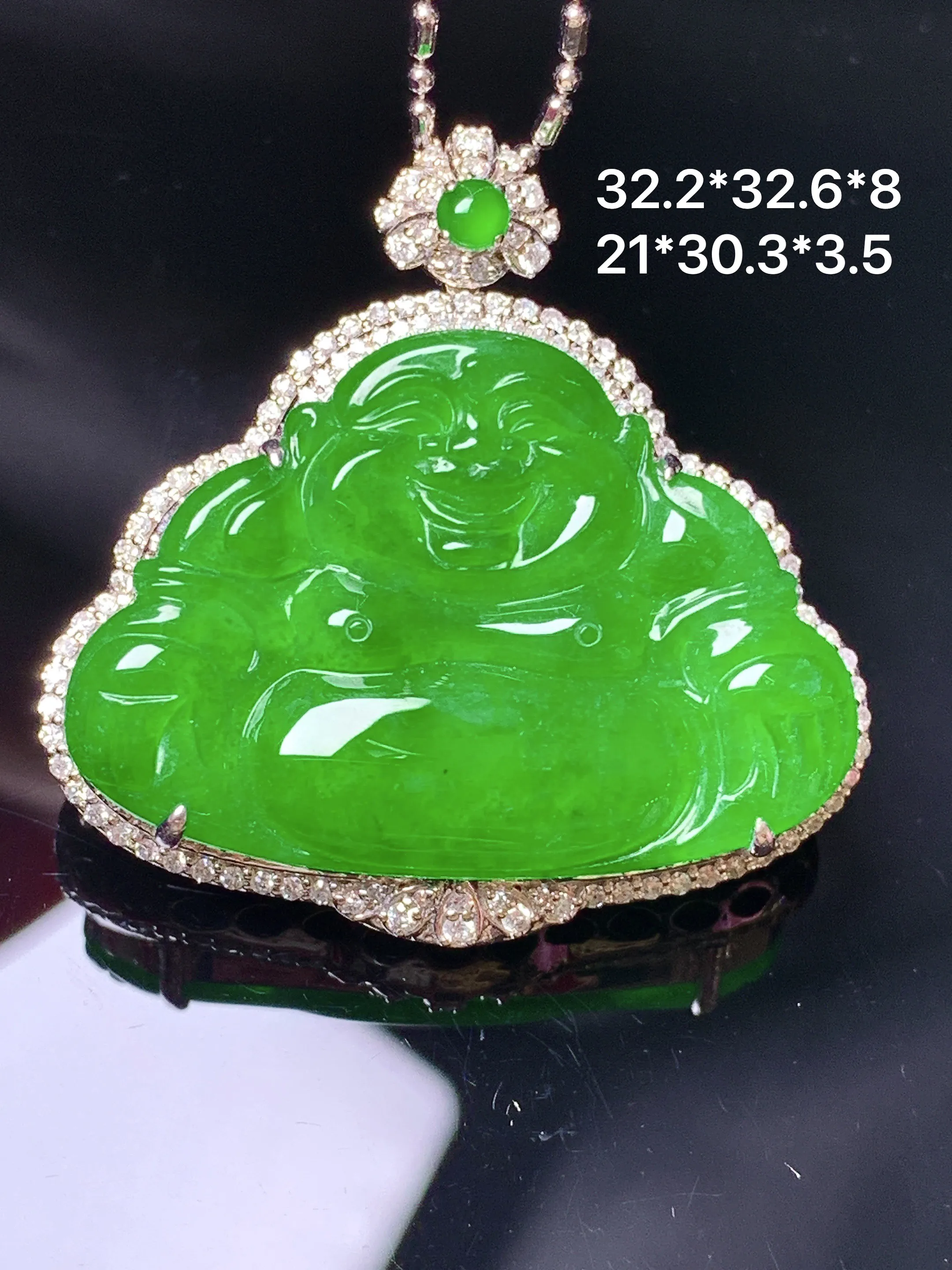 18k金钻镶嵌满绿佛公吊坠 玉质细腻 色泽艳丽清新 整体尺寸32.2*32.6*8