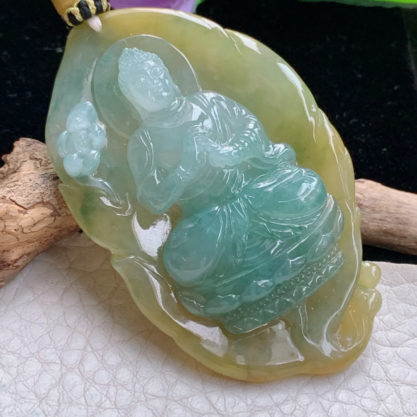 yl实拍63.9*38.5*12缅甸翡翠特色精雕双彩立体大日如来 花开见佛玉吊坠