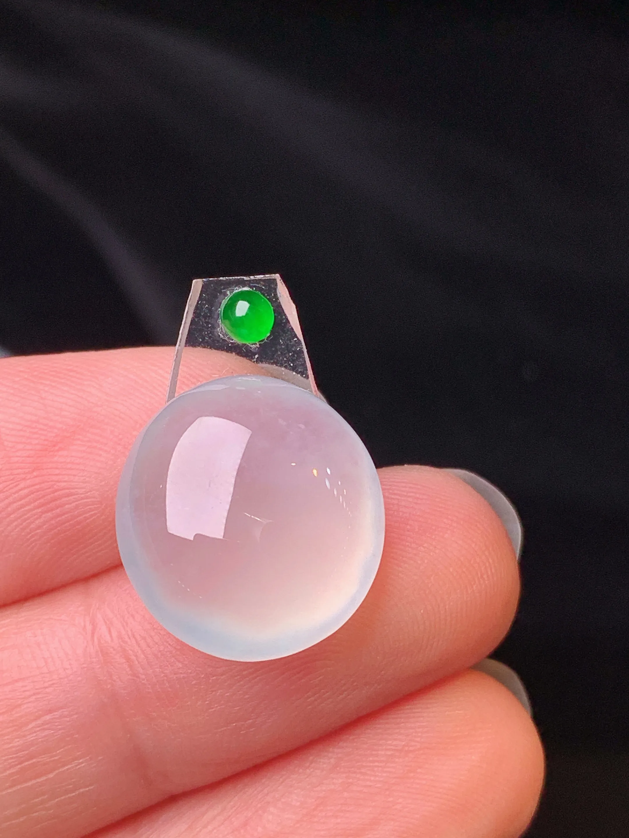 镶嵌款 冰种蛋面吊坠 玉质细腻 色泽艳丽清新 整体尺寸15.8*14.6*6.3