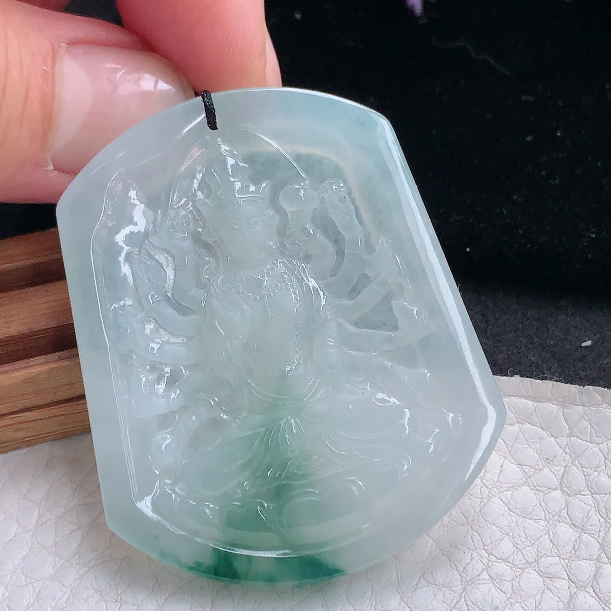 kh实拍53*43.8*5.6缅甸翡翠精雕飘花千手观音 生肖守护神玉吊坠 玉挂件