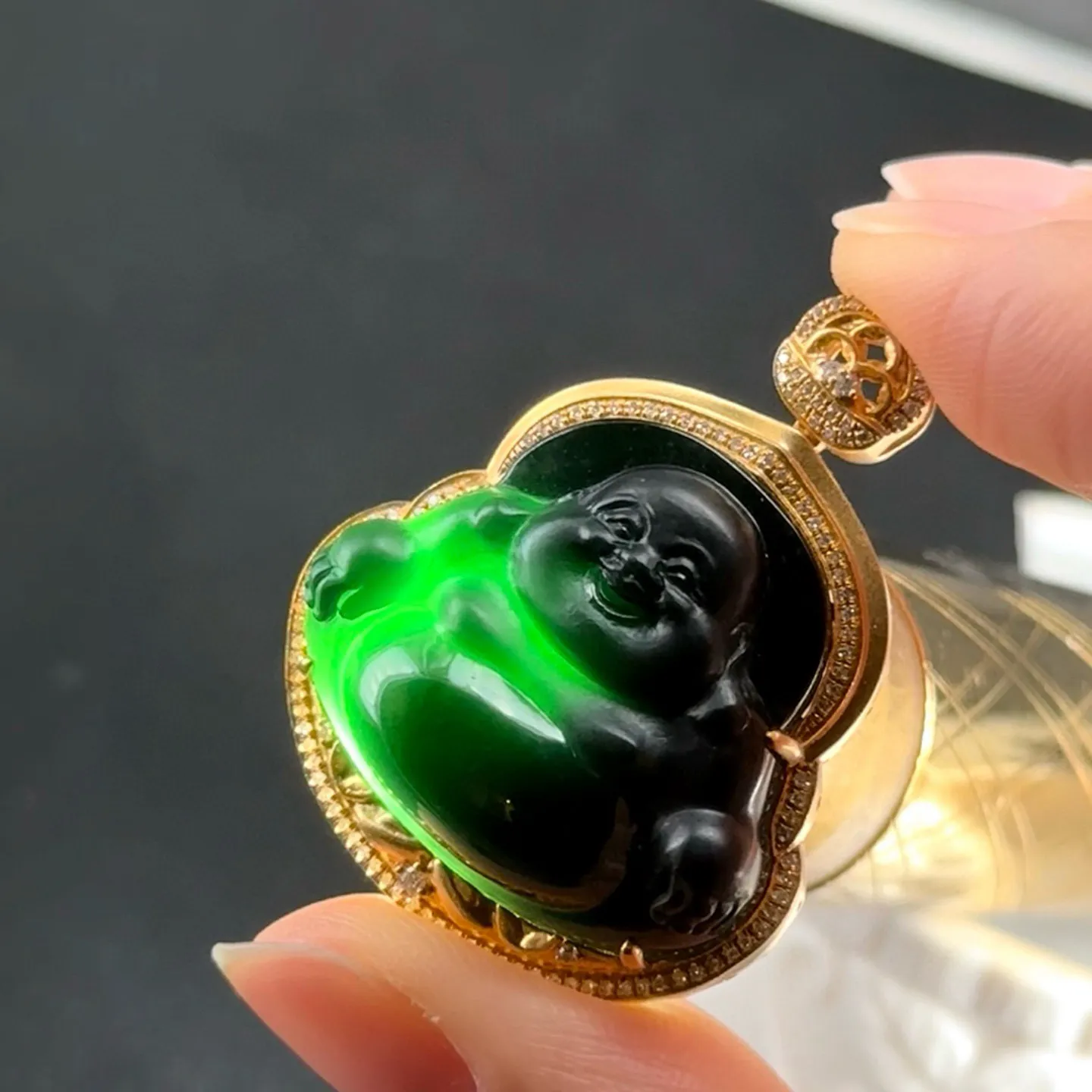 精品18k墨翠大肚佛 种好色正 黑度极好 打灯通透 油性十足  尺寸37.7