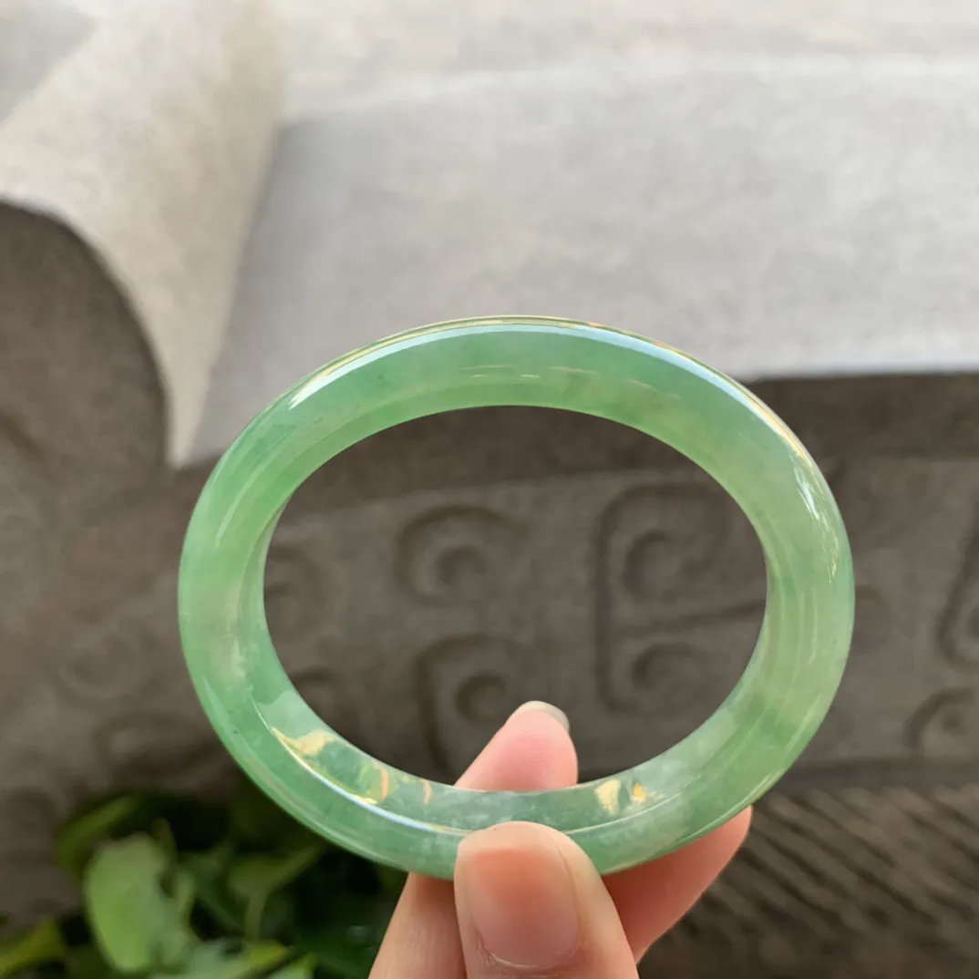 圈口54.1-46.6-10.2-8 【冰绿贵妃手镯】贵妃54 55可戴