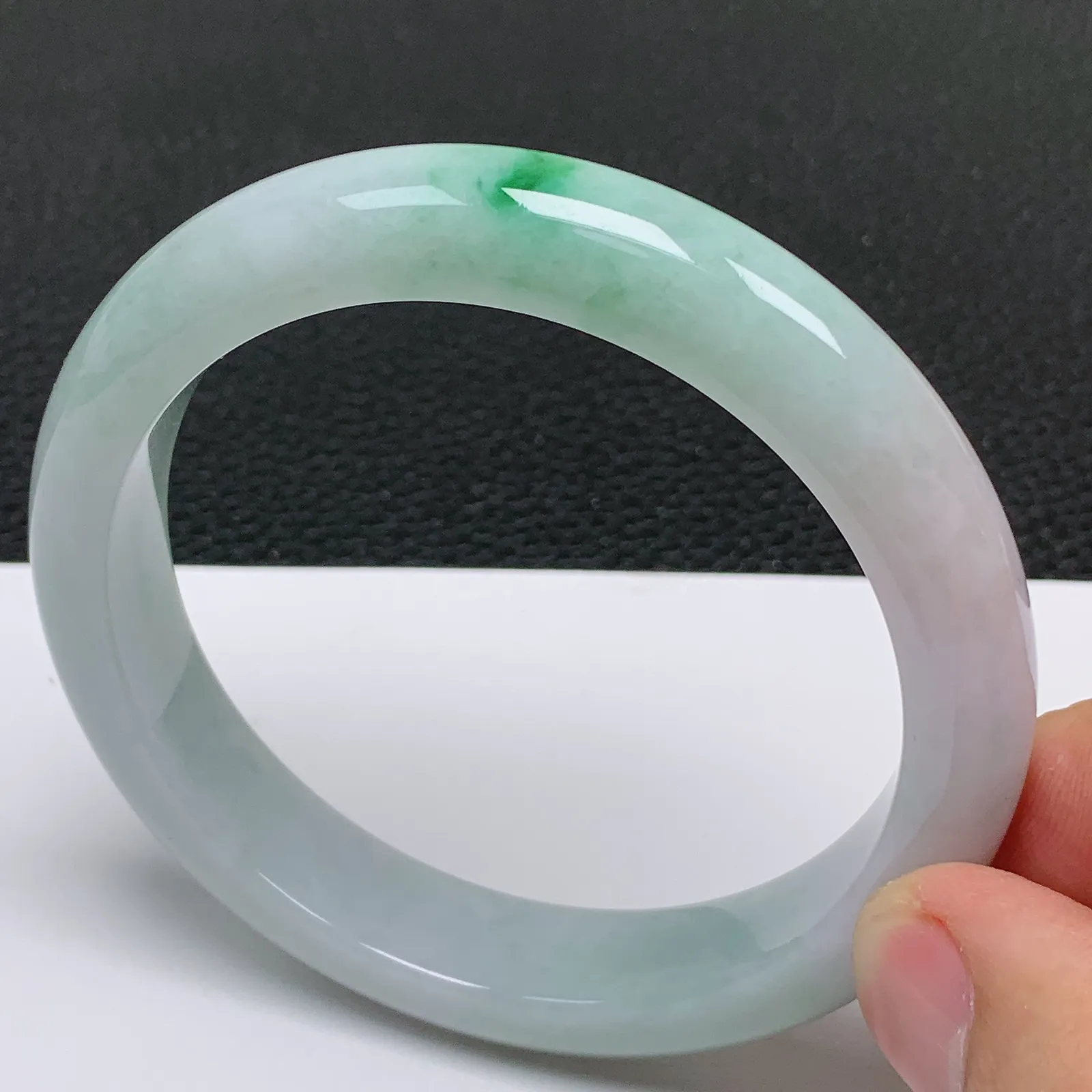 【超低价放漏】圈口56～57 天然翡翠老坑冰润飘绿正圈手镯 尺寸56.9*11.5*8.5mm