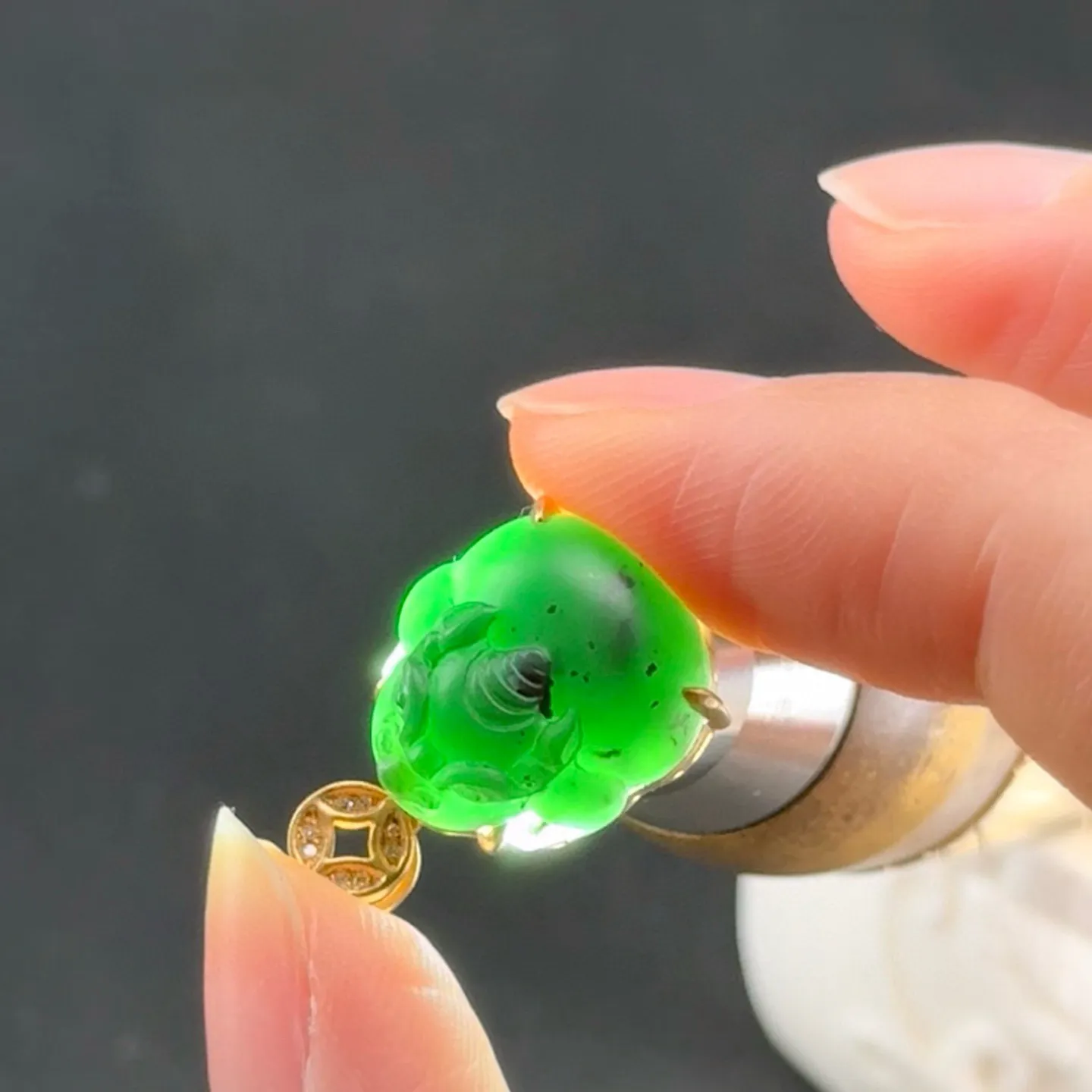 精品18k墨翠貔貅 种好色正 黑度极好 打灯通透 油性十足 尺寸20.1