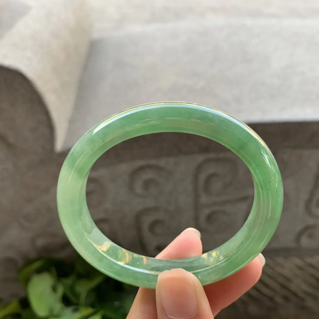 圈口54.1-46.6-10.2-8 【冰绿贵妃手镯】贵妃54 55可戴