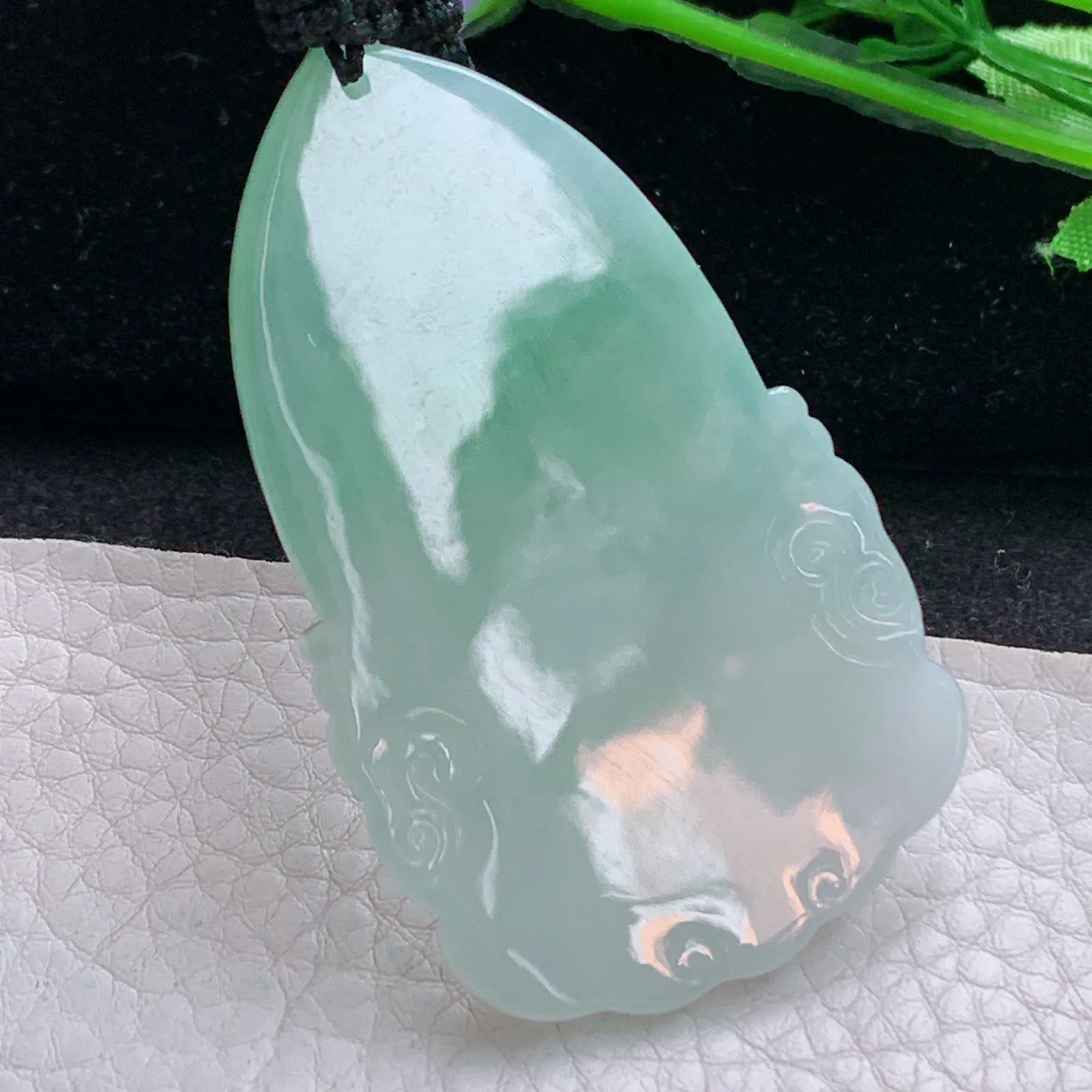 yl实拍60*36.7*5.6缅甸翡翠精雕胶感飘绿玉观音 赐福观音玉吊坠 玉挂件