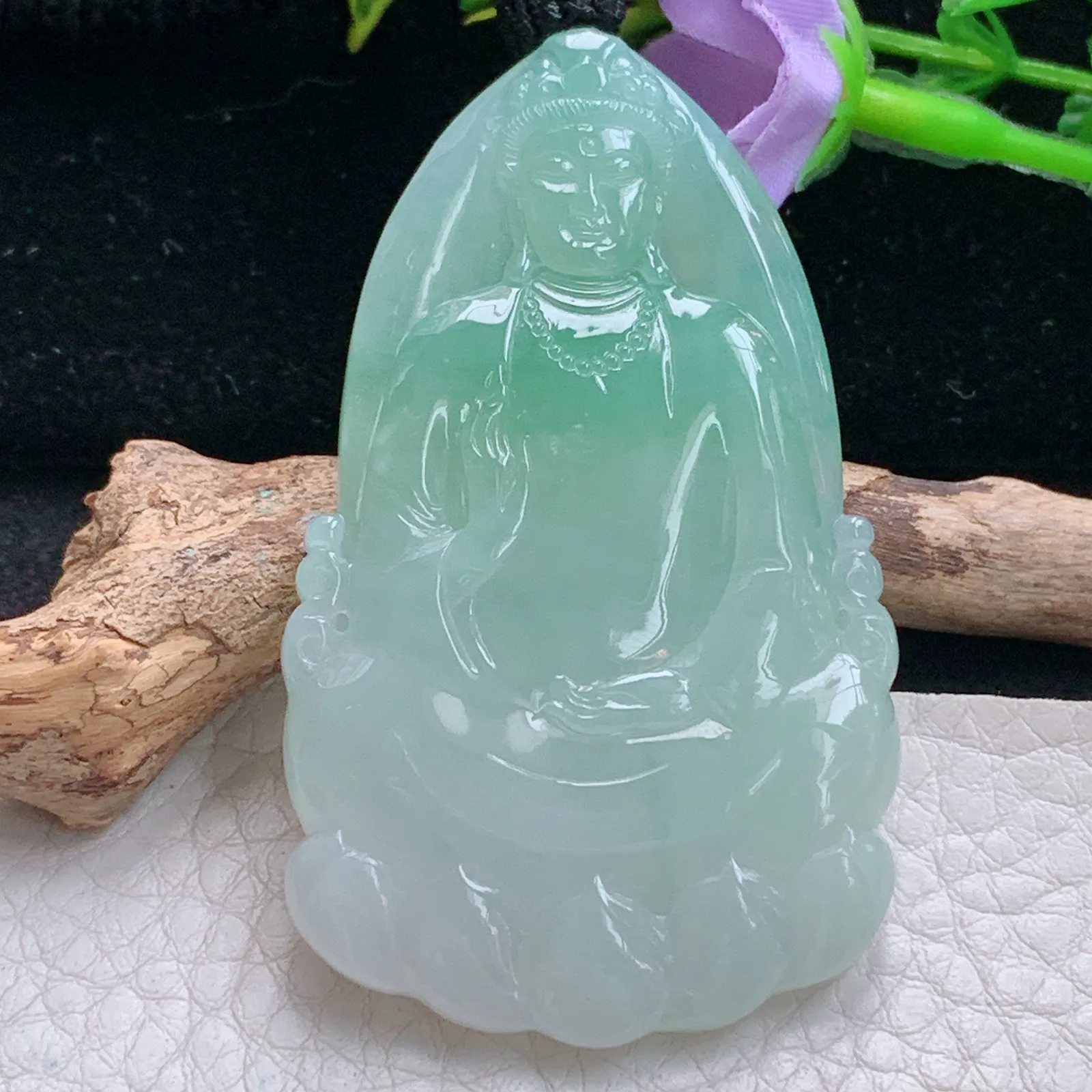 yl实拍60*36.7*5.6缅甸翡翠精雕胶感飘绿玉观音 赐福观音玉吊坠 玉挂件