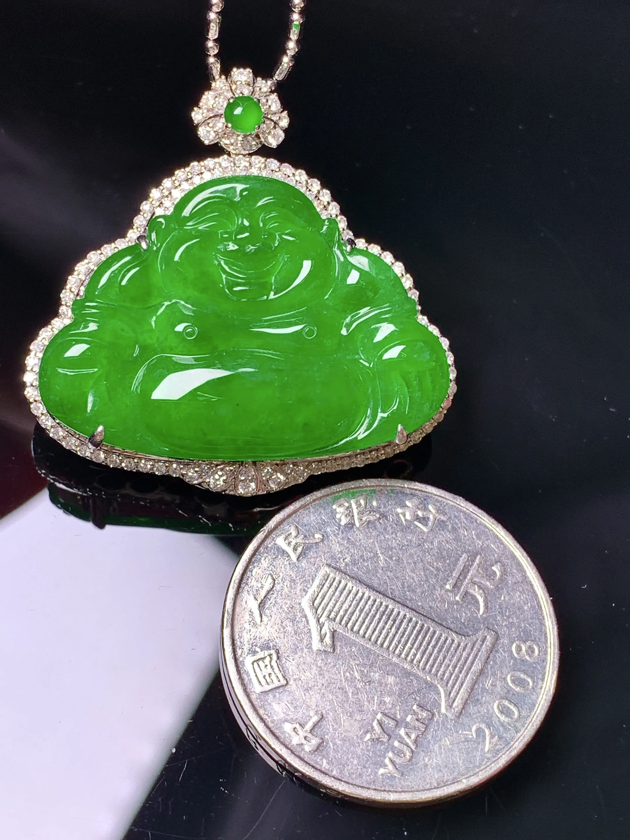 18k金钻镶嵌满绿佛公吊坠 玉质细腻 色泽艳丽清新 整体尺寸32.2*32.6*8