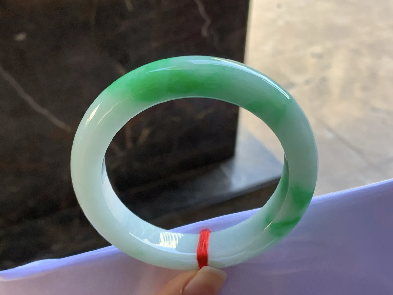 57-12.3-10

绿色手镯^_^底妆细腻