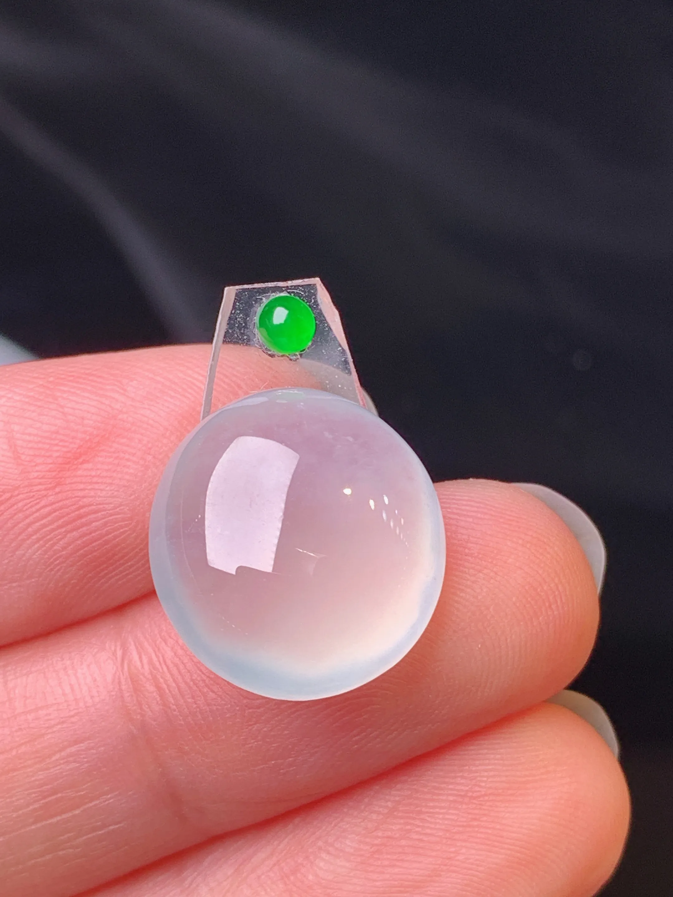 镶嵌款 冰种蛋面吊坠 玉质细腻 色泽艳丽清新 整体尺寸15.8*14.6*6.3