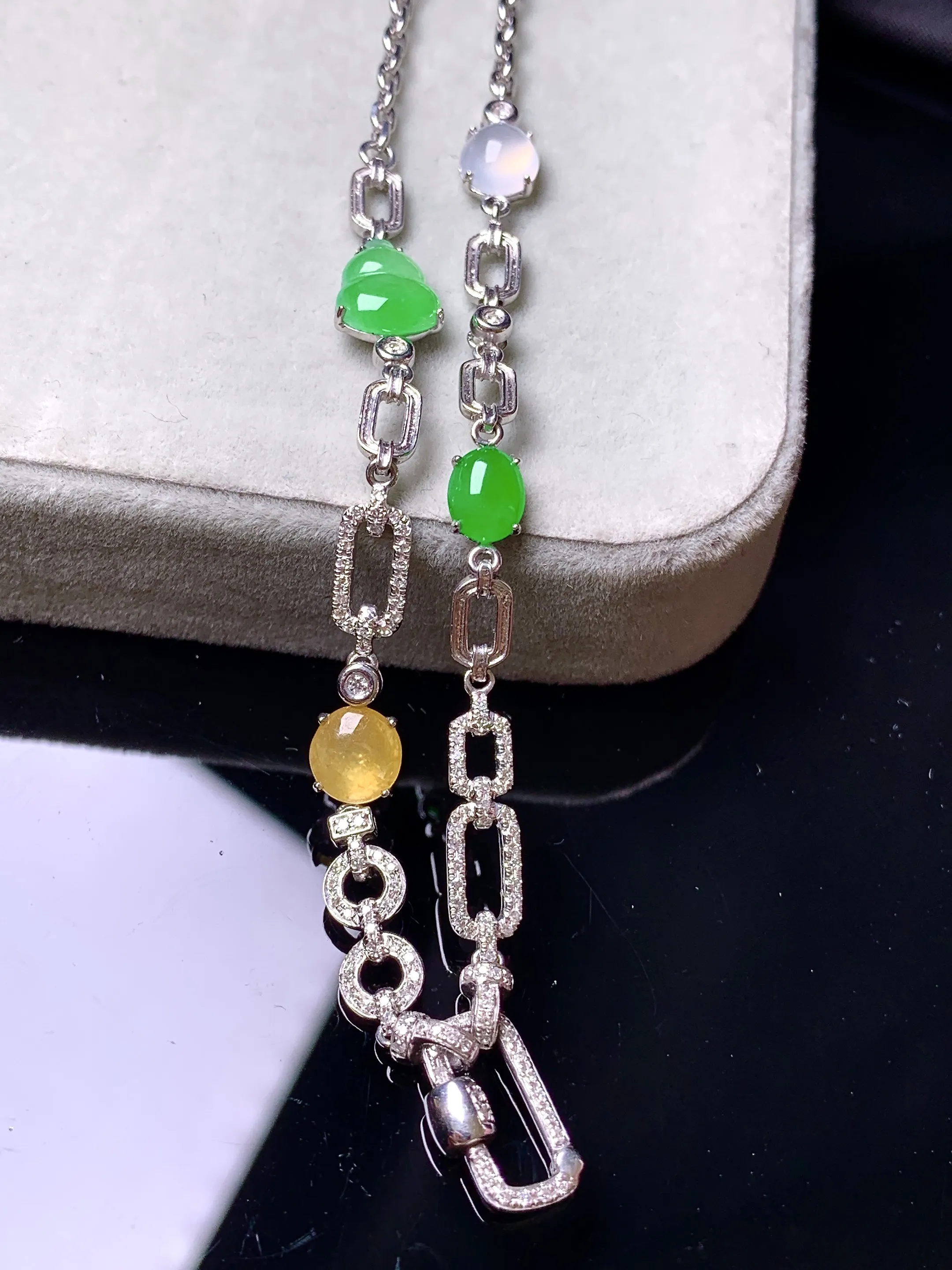 18k金钻镶嵌可分拆黄翡葫芦多用项链吊坠 玉质细腻 色泽艳丽清新 整体尺寸26.8*13.8*10.3