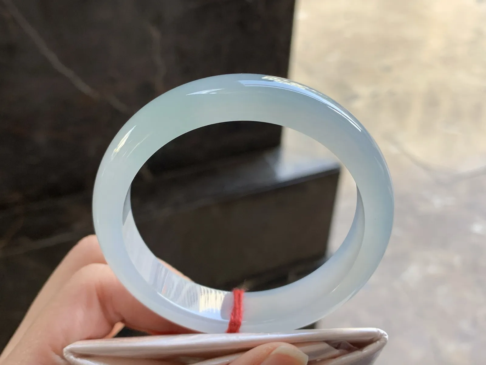 55.5-12.9-7.8

冰种晴水手镯^_^冰透 清新