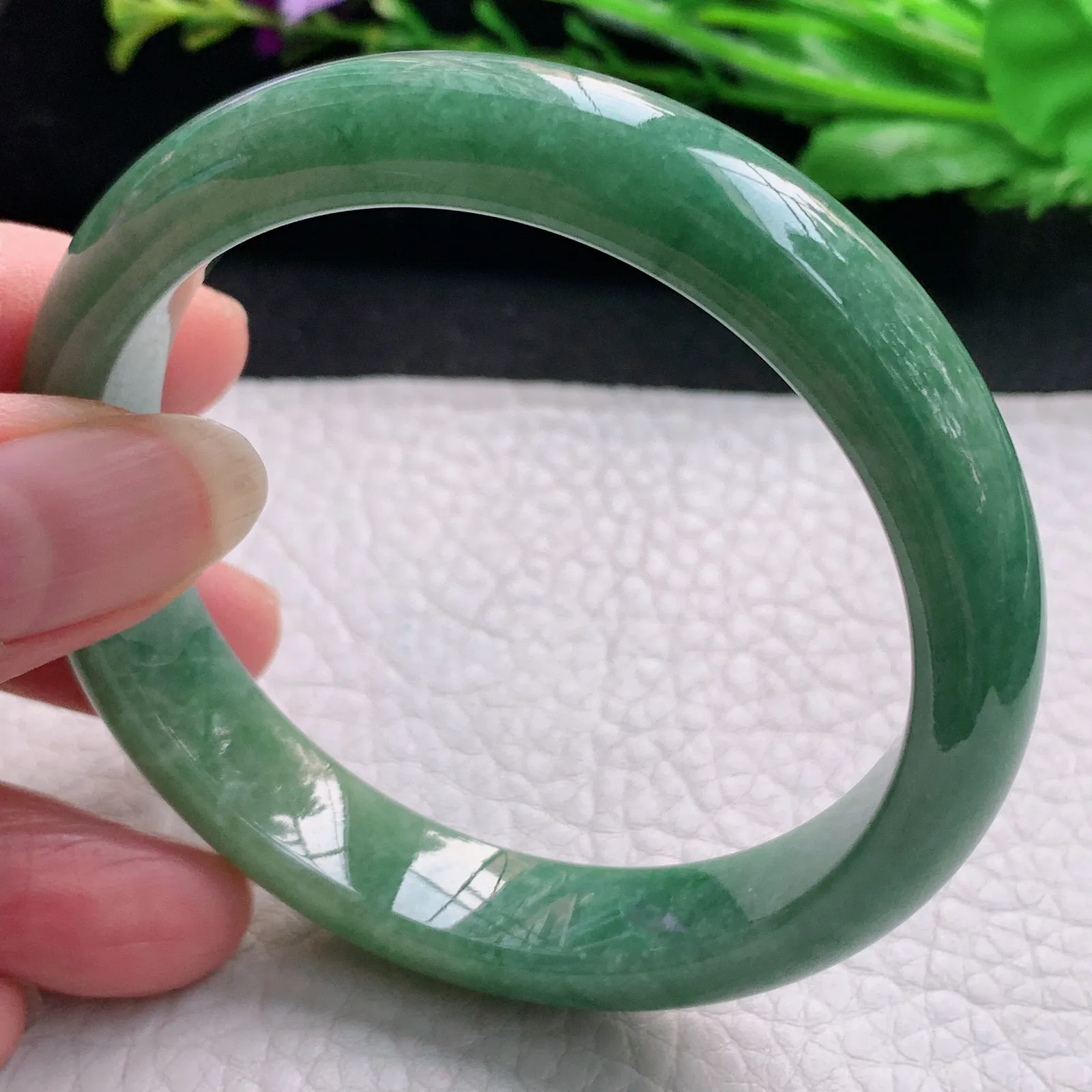 n实拍56.5*12*7.8平安镯 天然缅甸翡翠满绿水润玉手镯 正圈玉手环