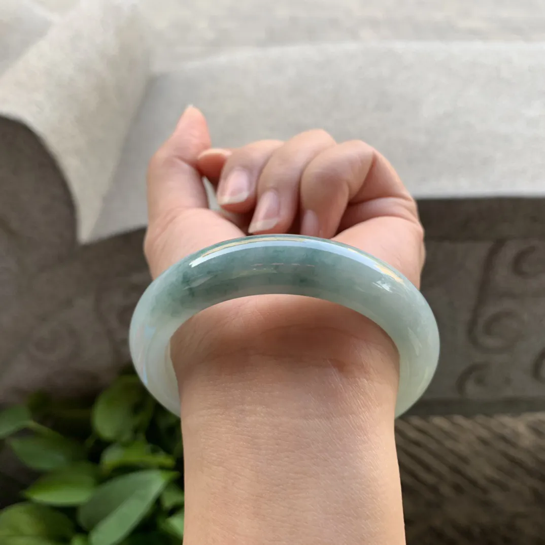 圈口54.4-12.8-9.1 【阳绿飘花正圈手镯】正圈54 55可戴