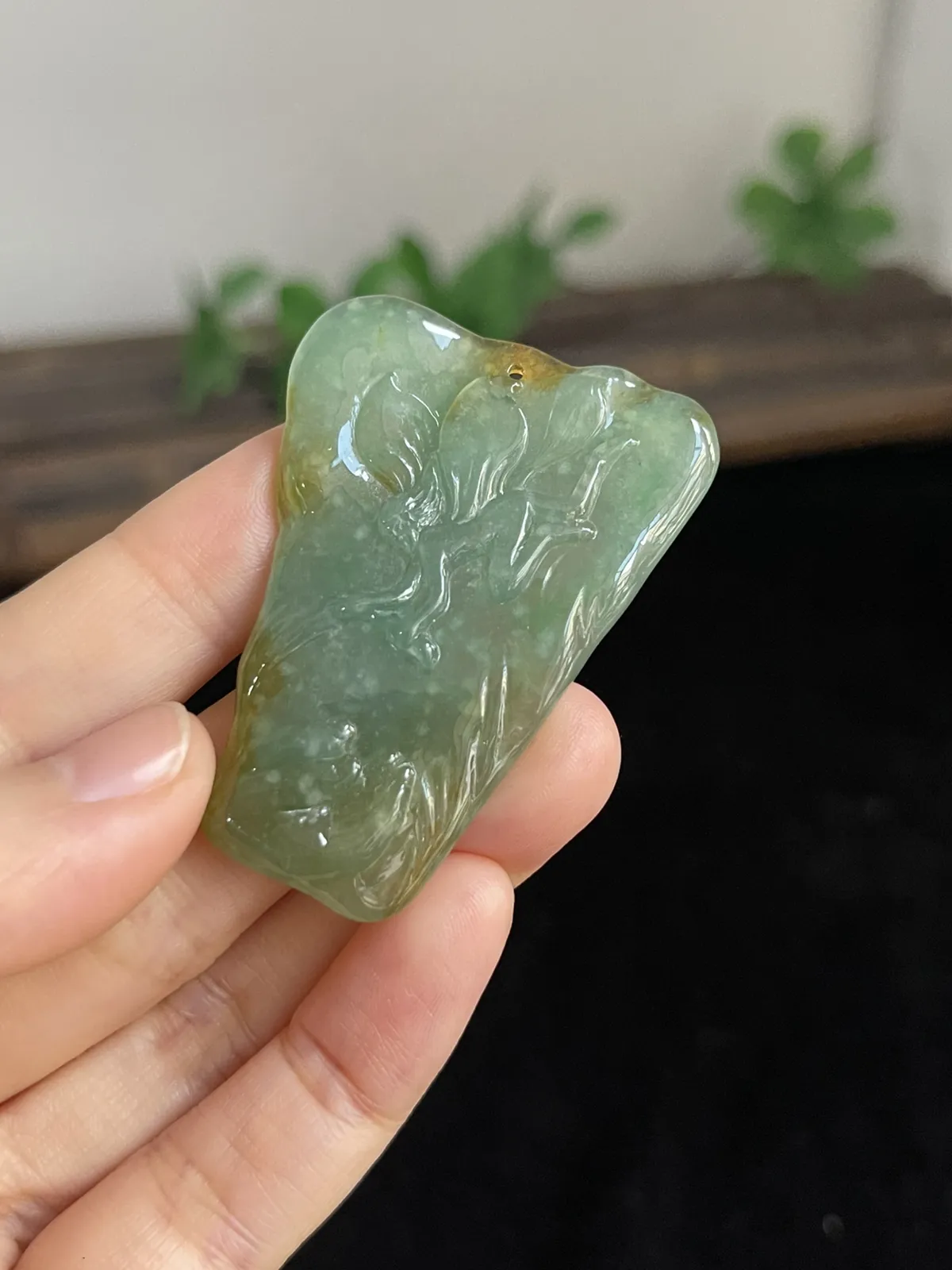 翡翠冰糯种绿色吊坠