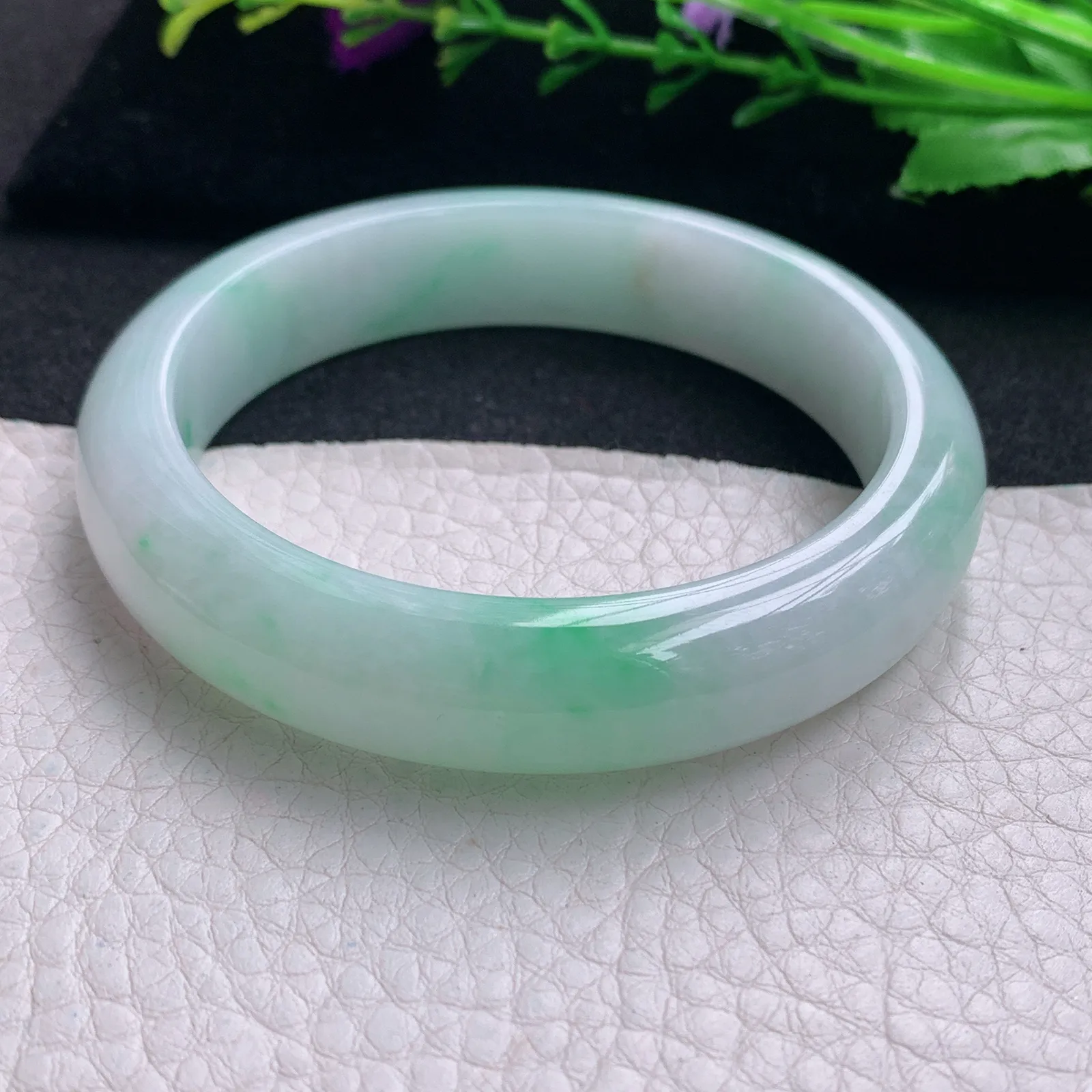 nr实拍57*13.2*8.2平安镯 天然缅甸翡翠白底青玉手镯 宽边玉手环