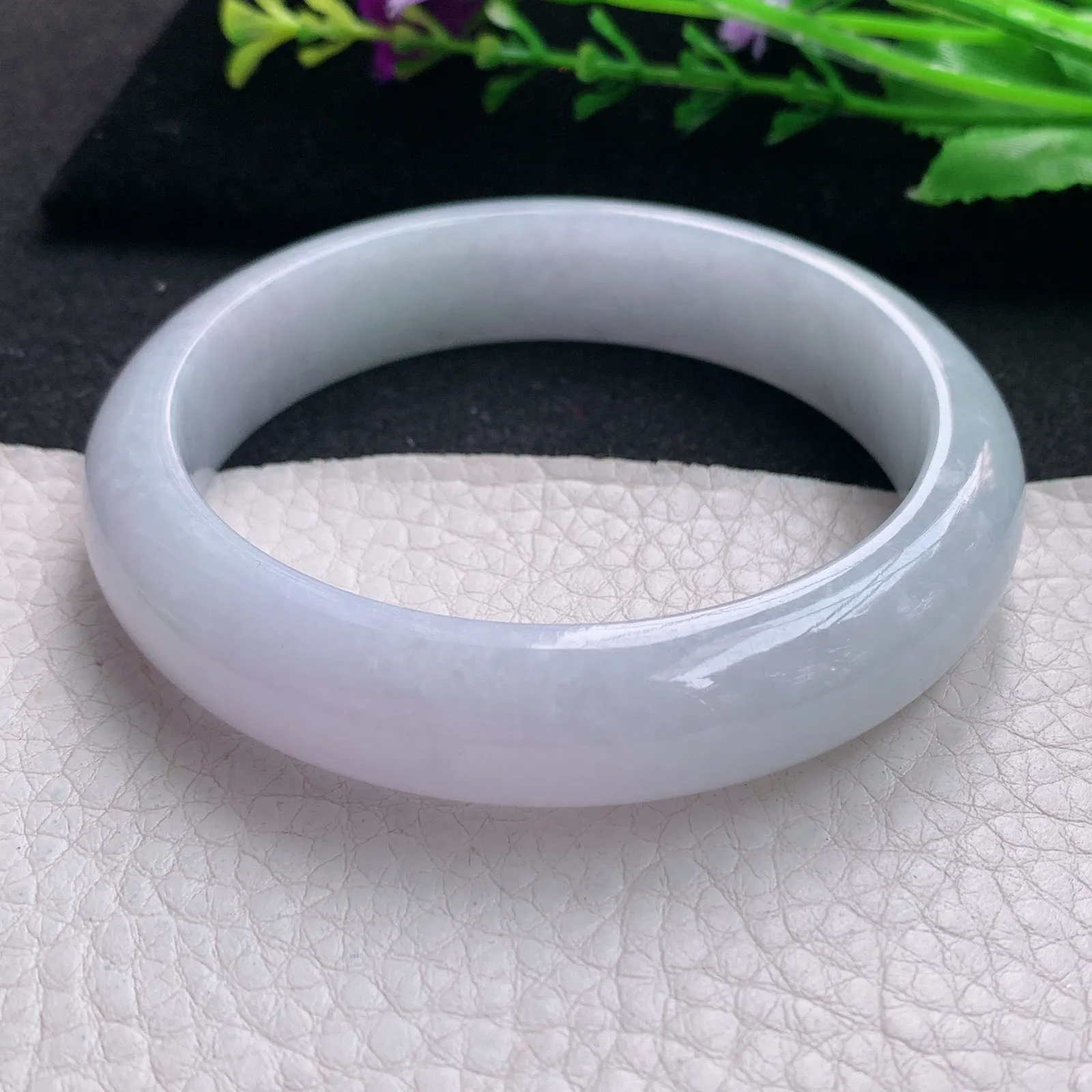 js实拍59*13.8*8.5平安镯 天然缅甸翡翠淡紫底水润玉手镯 宽边玉手环