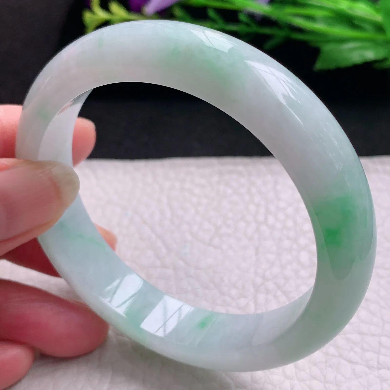 nr实拍57*13.2*8.2平安镯 天然缅甸翡翠白底青玉手镯 宽边玉手环