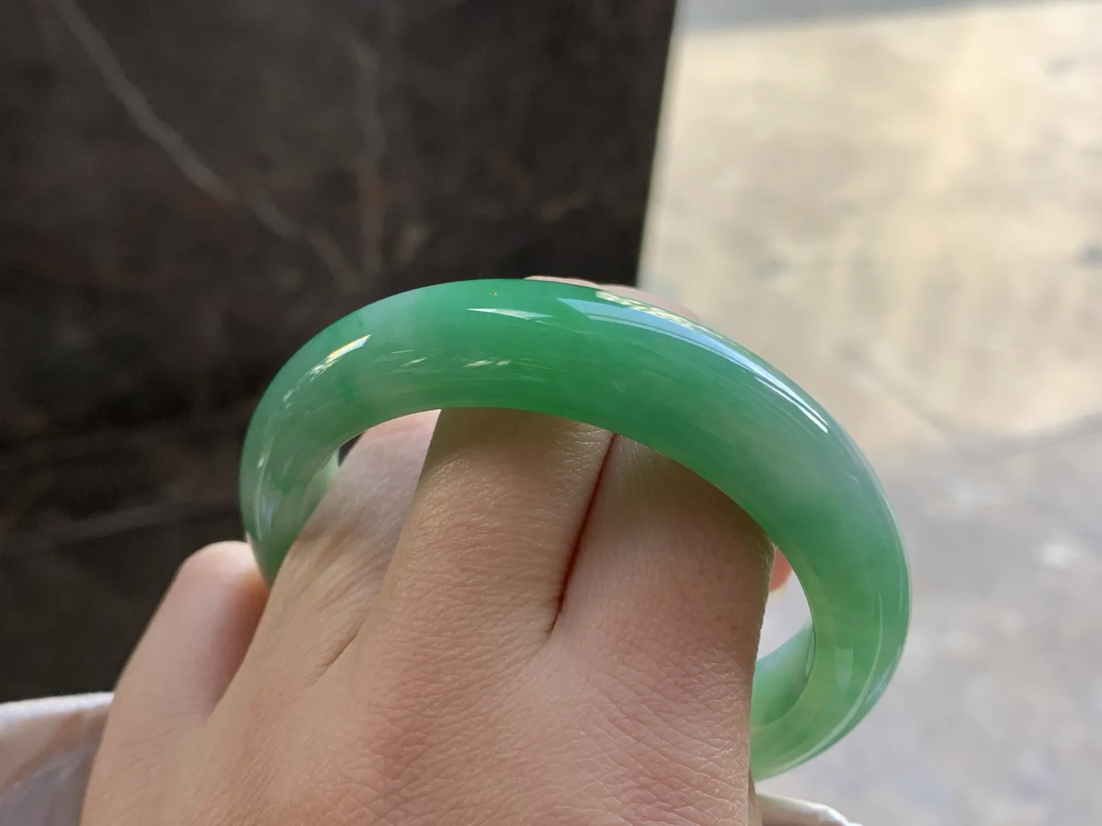 52-12.7-8.4

浓绿色手镯^_^鲜艳