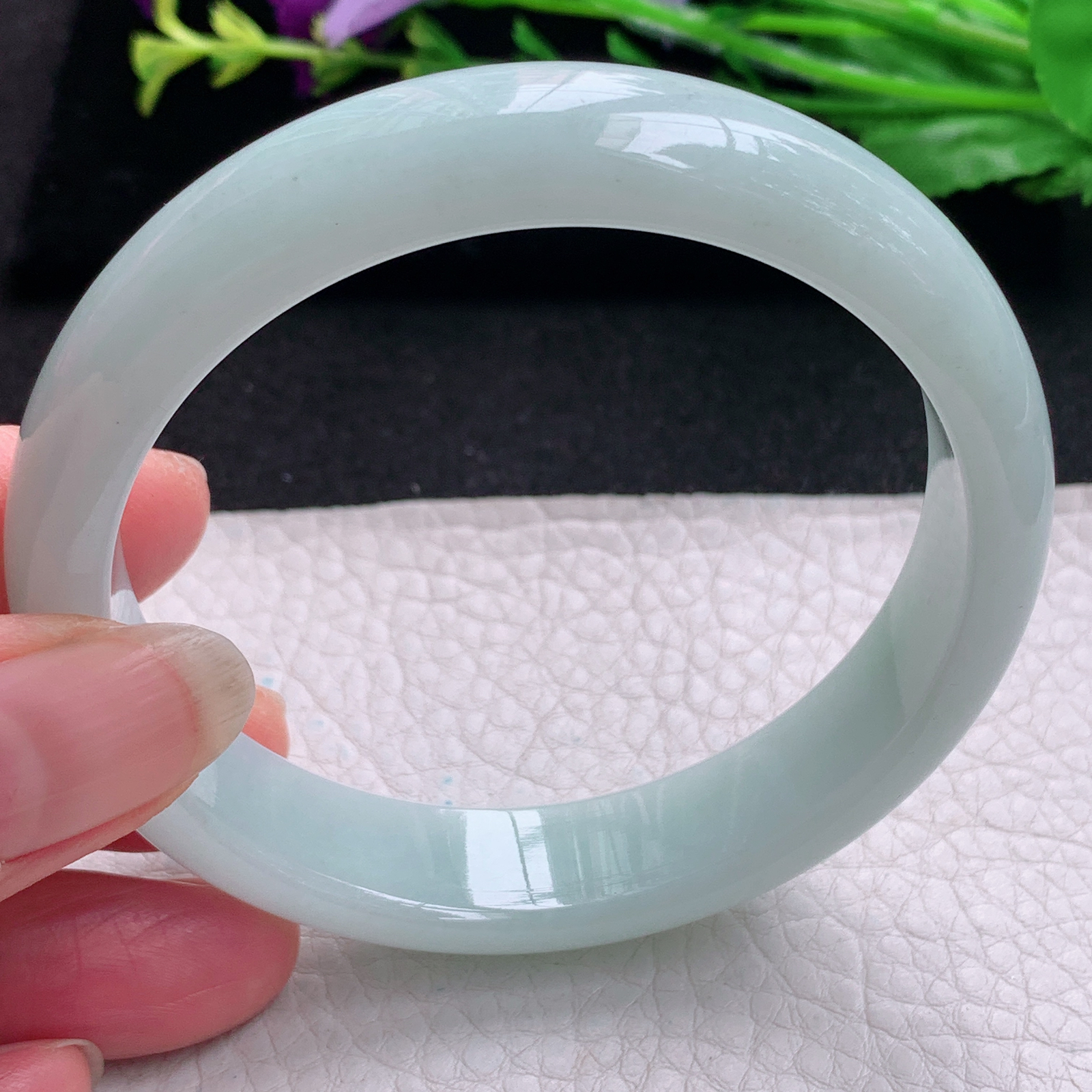 js大圈口60*13.8*7.3平安镯 天然缅甸翡翠浅绿水润玉手镯 宽边玉手环