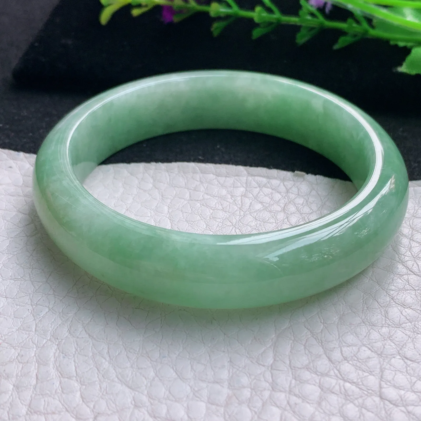n实拍56.5*13.5*8.2平安镯 天然缅甸翡翠黄加绿水润玉手镯 正圈玉手环