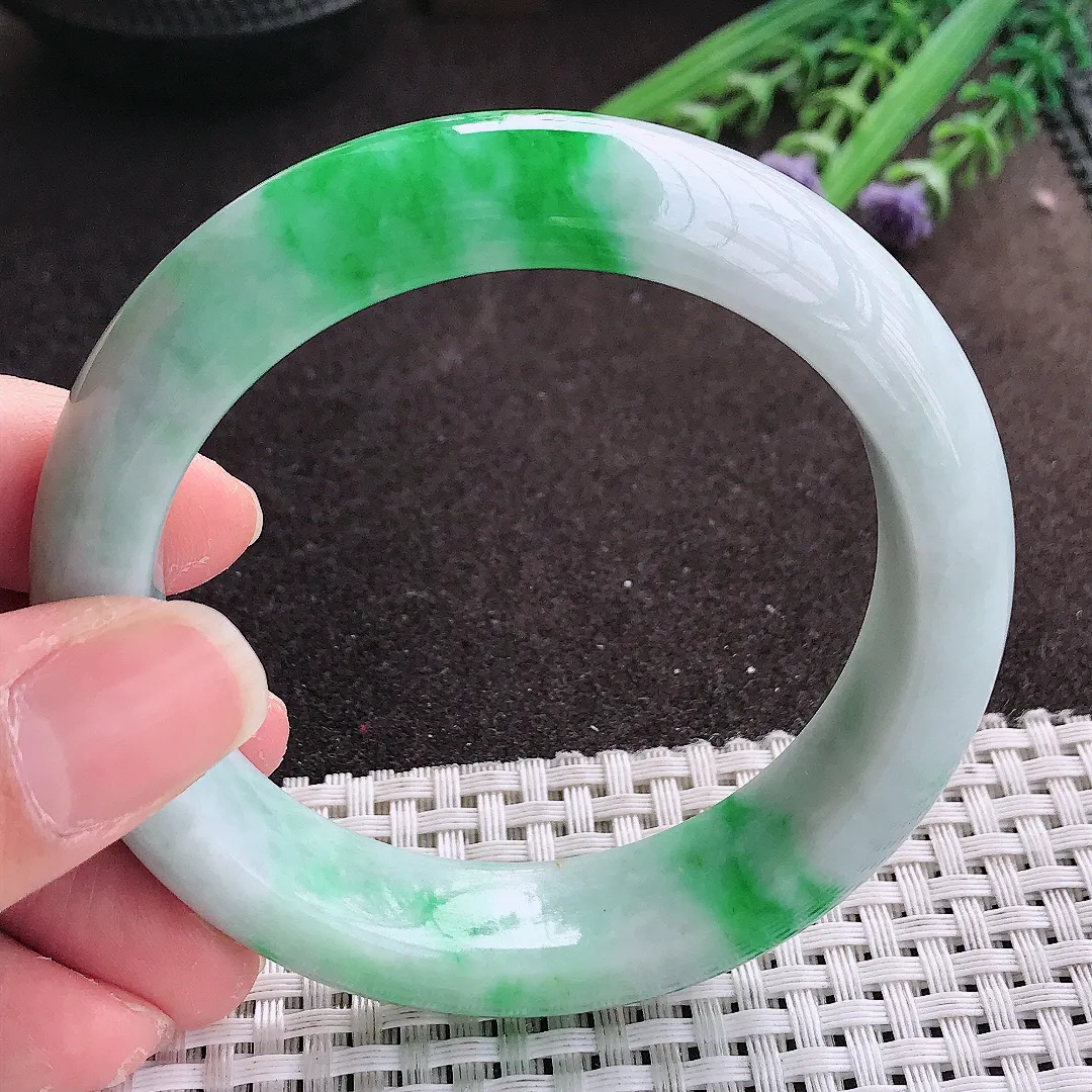 实拍A货翡翠57.5/15/9.7轮胎镯老坑精美飘阳绿辣绿手镯宽边翡翠玉镯女款