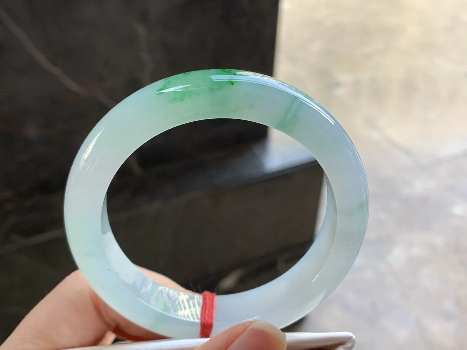 55.5-12.7-8.9

飘绿手镯^_^清新