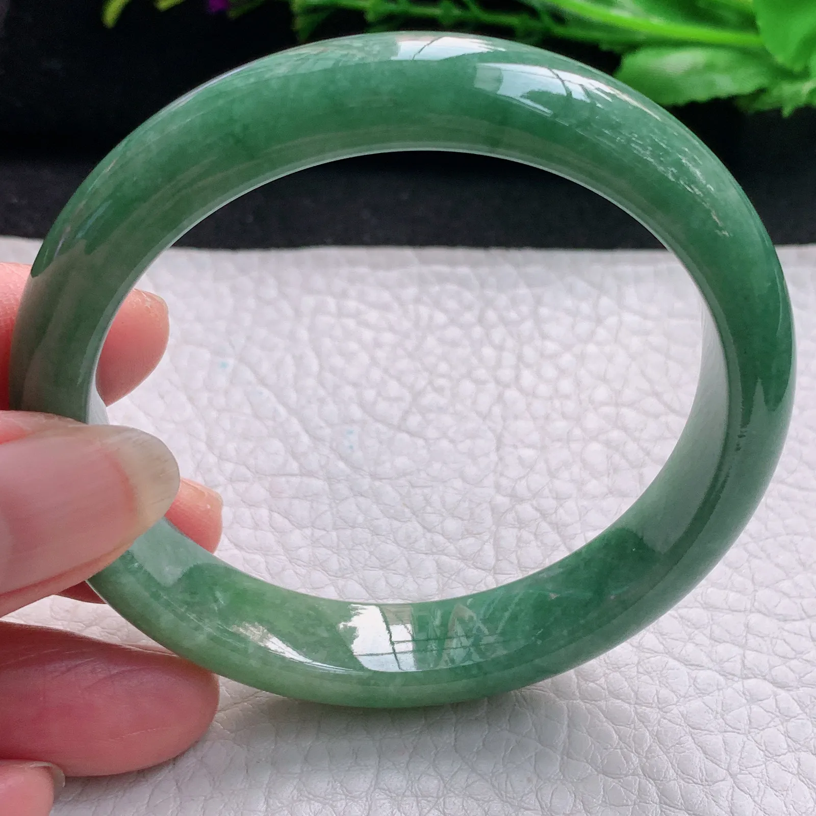 n实拍56.5*12*7.8平安镯 天然缅甸翡翠满绿水润玉手镯 正圈玉手环
