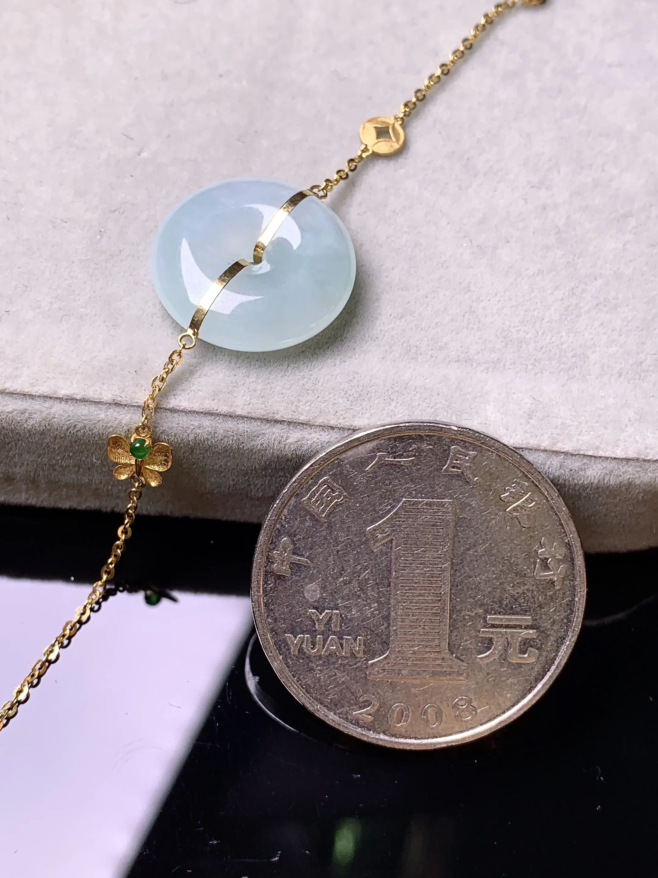 18k金镶嵌冰种平安扣手链 玉质细腻 色泽艳丽清新 整体尺寸15.8*4.5