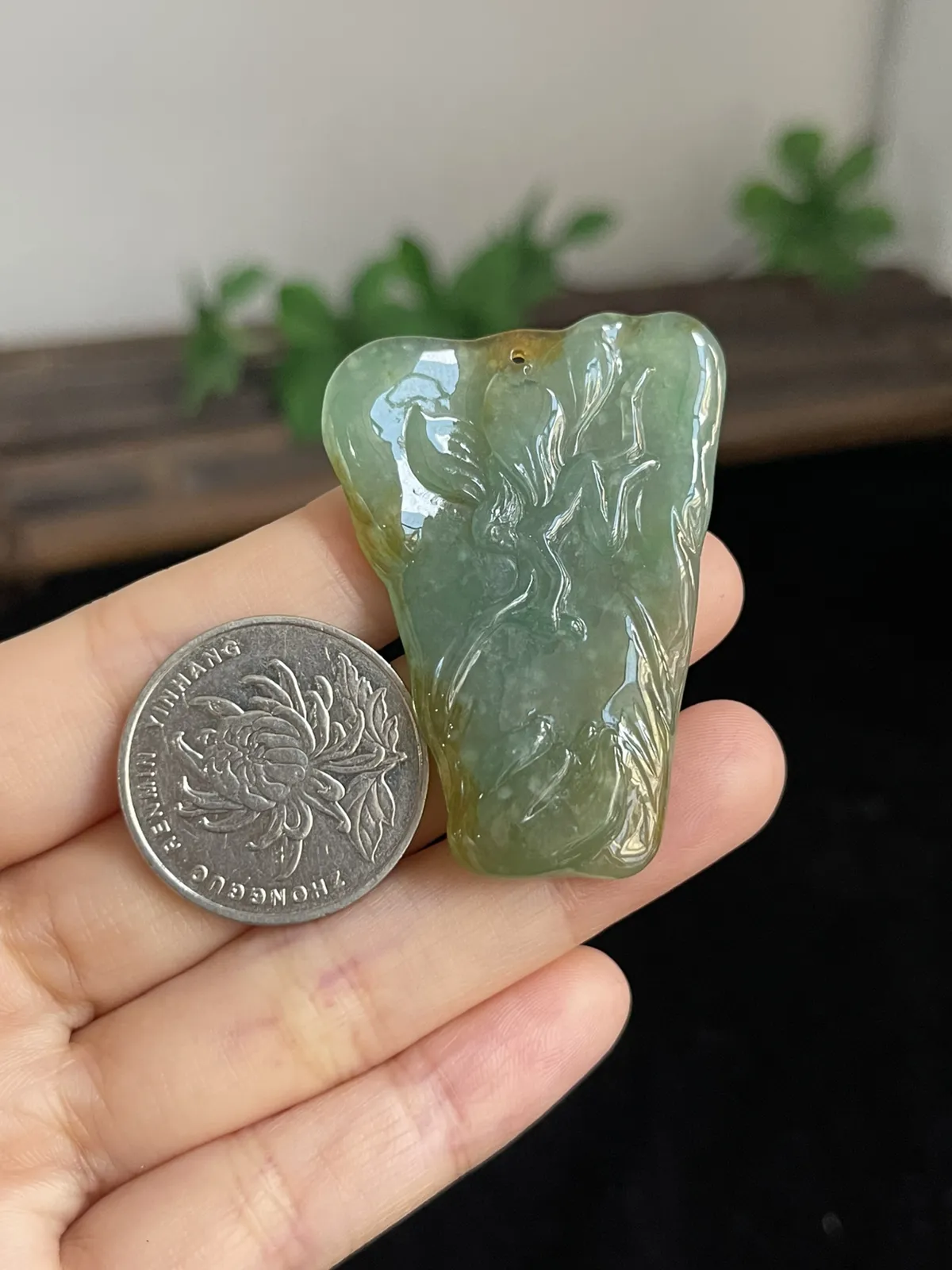 翡翠冰糯种绿色吊坠