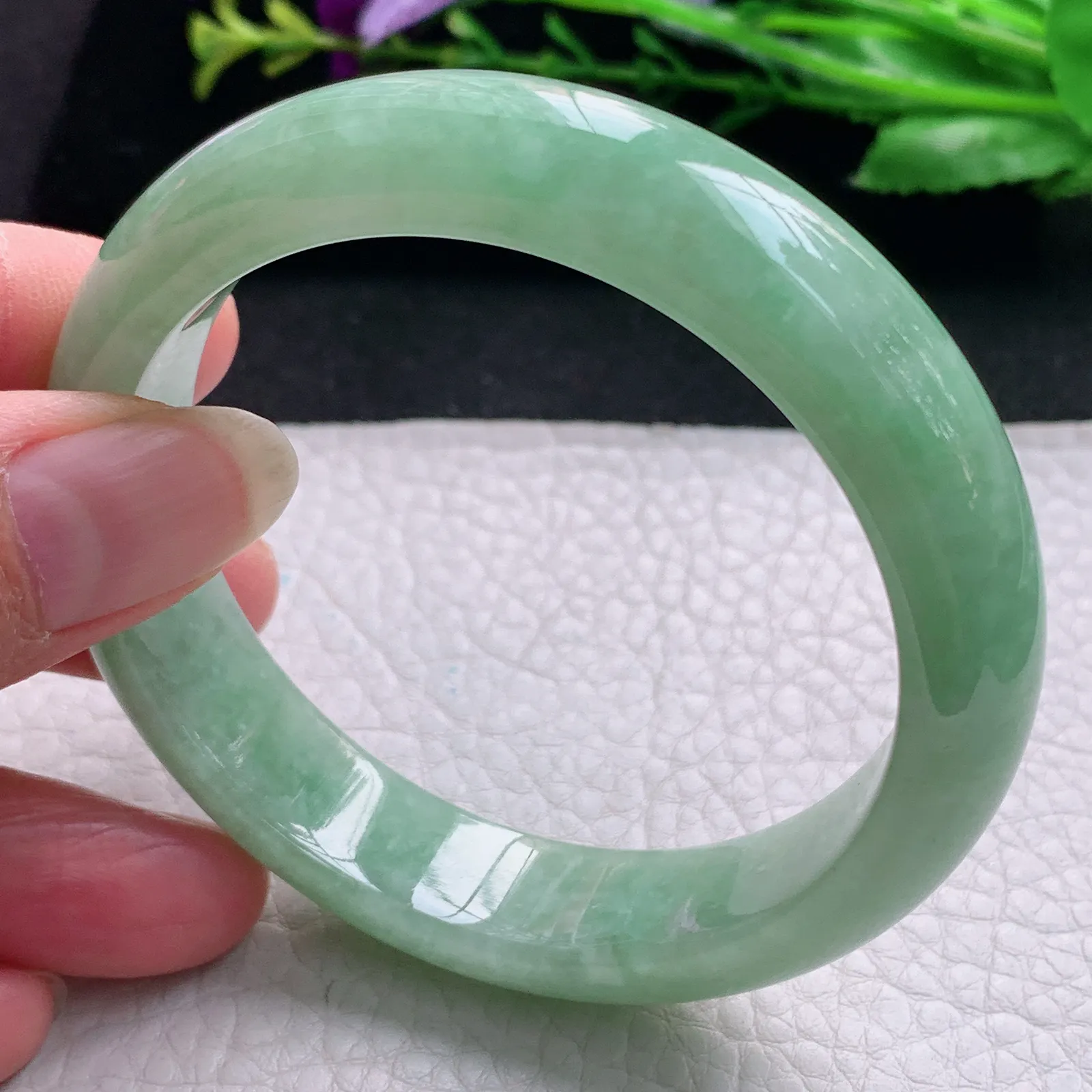 n实拍56.5*13.5*8.2平安镯 天然缅甸翡翠黄加绿水润玉手镯 正圈玉手环