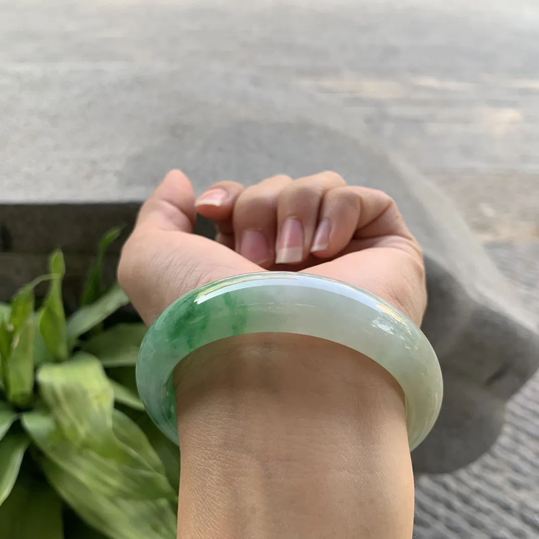 圈口55.2-13.7-8.4 【飘辣绿正圈手镯】正圈55 56可戴