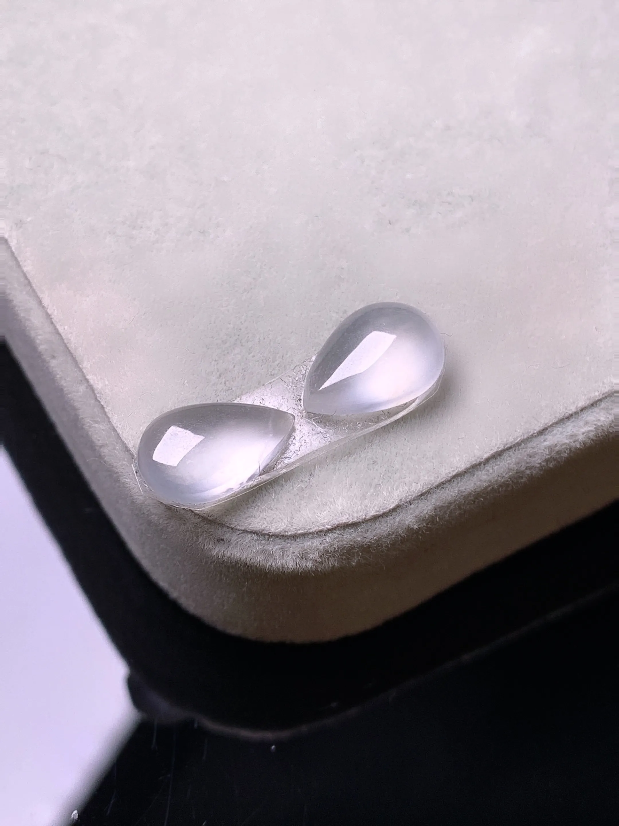 镶嵌款 冰种水滴吊坠 玉质细腻 色泽艳丽清新 整体尺寸9.6*7.1*3