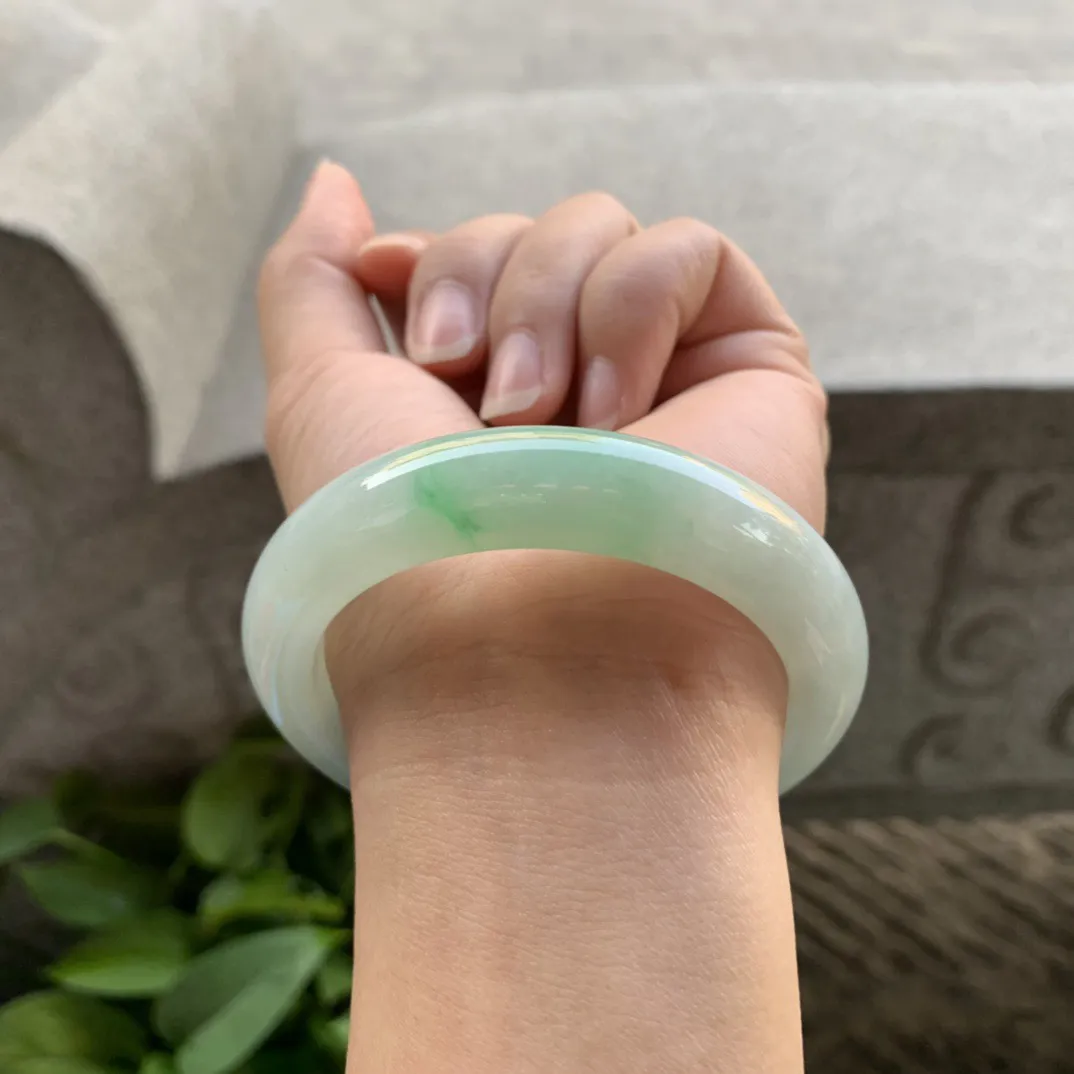 圈口54.4-12.8-9.1 【阳绿飘花正圈手镯】正圈54 55可戴