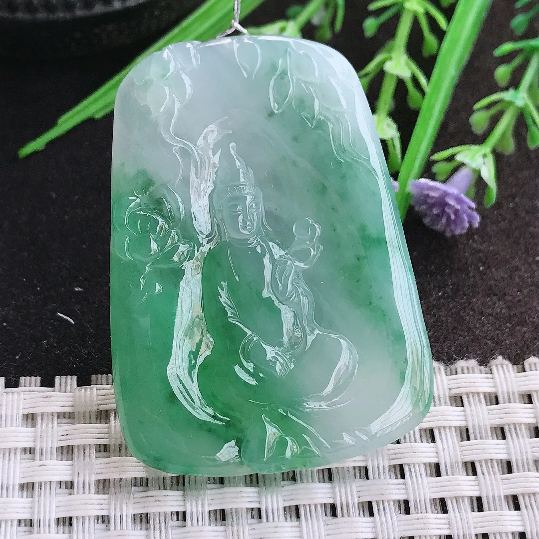 实拍A货翡翠48.6/35.3/5.6老坑冰胶果冻飘绿赐福观音吊坠翡翠玉观音挂件