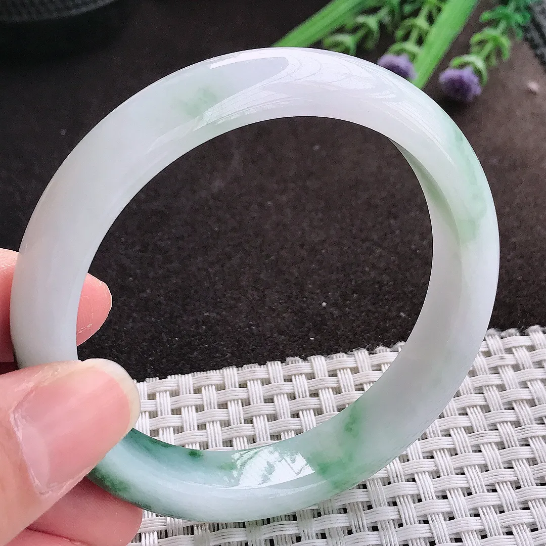 实拍A货翡翠58.5/12.8/8.2老坑精美特色飘花手镯宽边翡翠玉镯女款