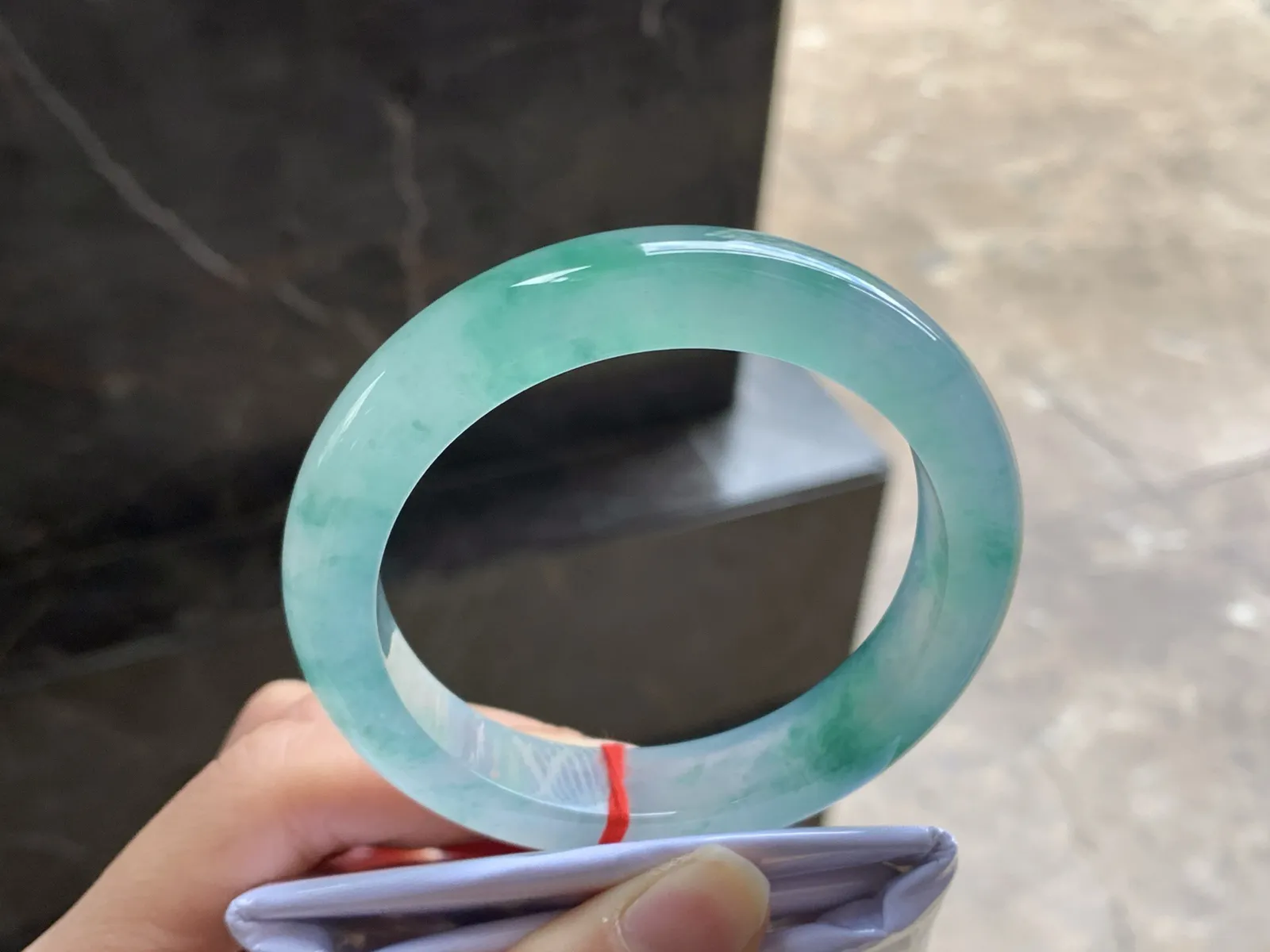 56.5-12.2-9

冰种蓝花手镯 通透鲜艳