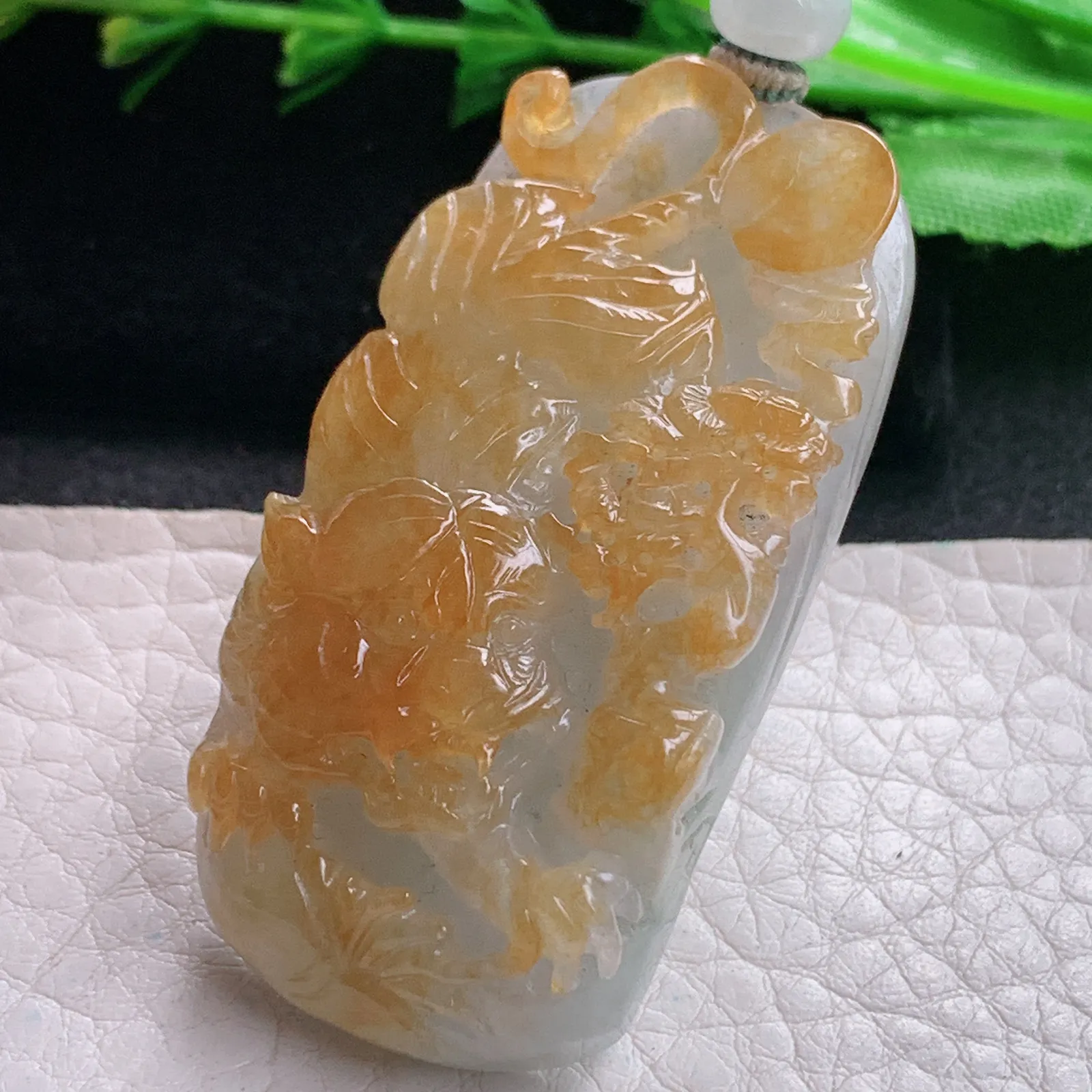 cys实拍52.5*26*12.3缅甸翡翠精雕冰双彩下山虎 生肖虎？玉吊坠