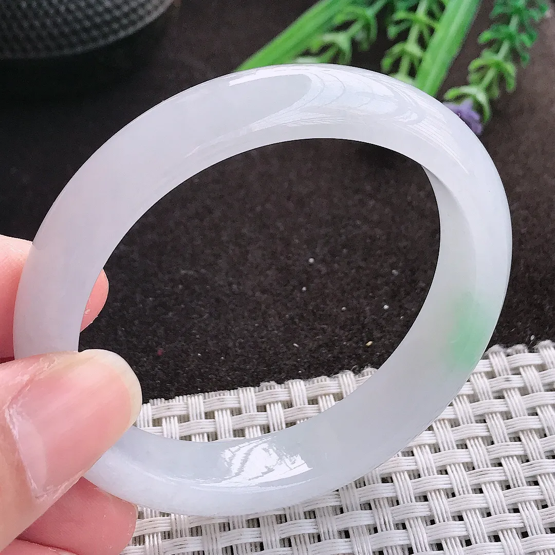 实拍A货翡翠54.5/49.5/13/7.7老坑冰胶果冻白净贵妃手镯宽边翡翠玉镯女款