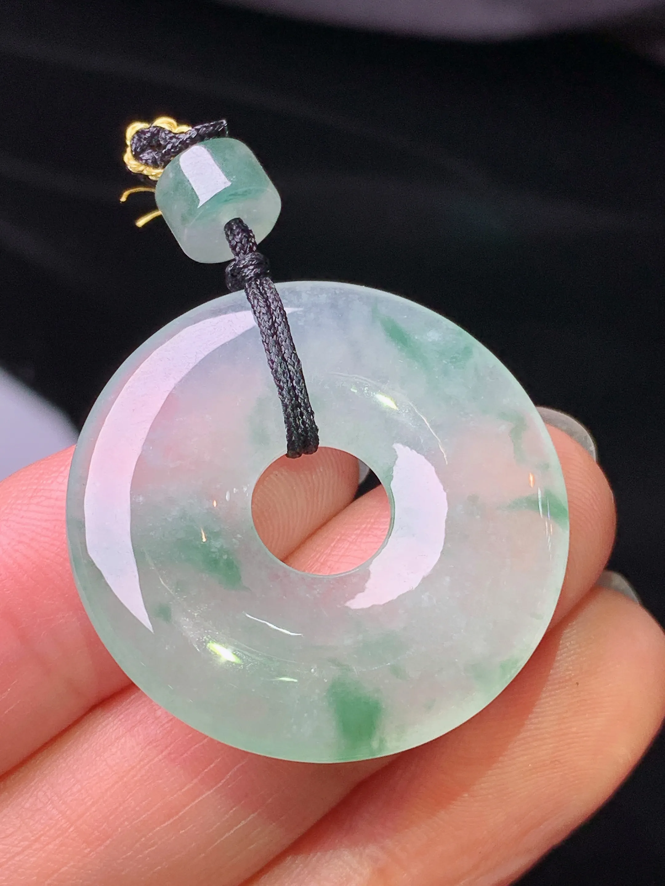 冰种飘花平安环吊坠 玉质细腻 色泽艳丽清新 整体尺寸29.2*4.2