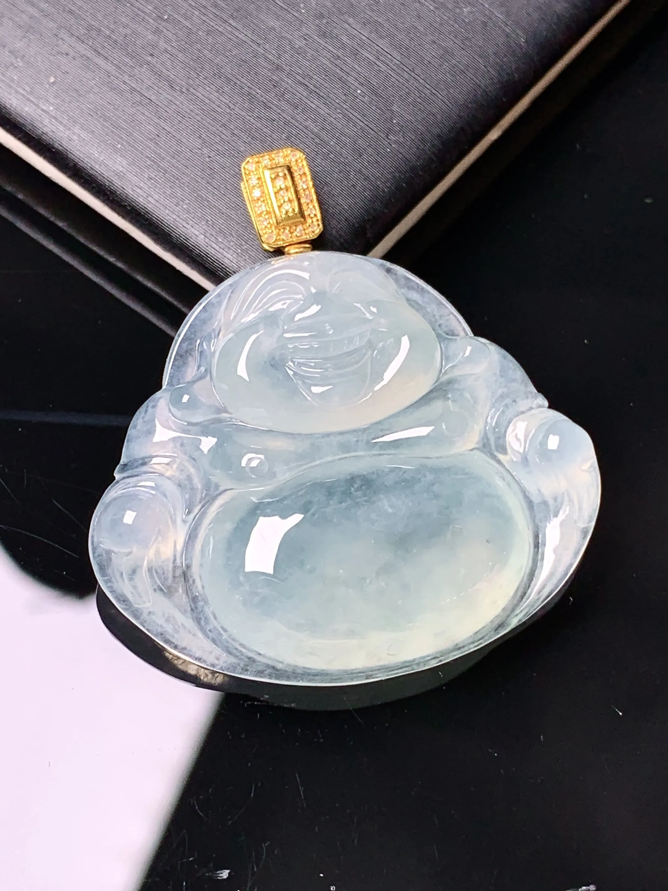 18k金钻镶嵌冰种佛公吊坠 玉质细腻 色泽艳丽清新 整体尺寸34.3*32.2*6.2