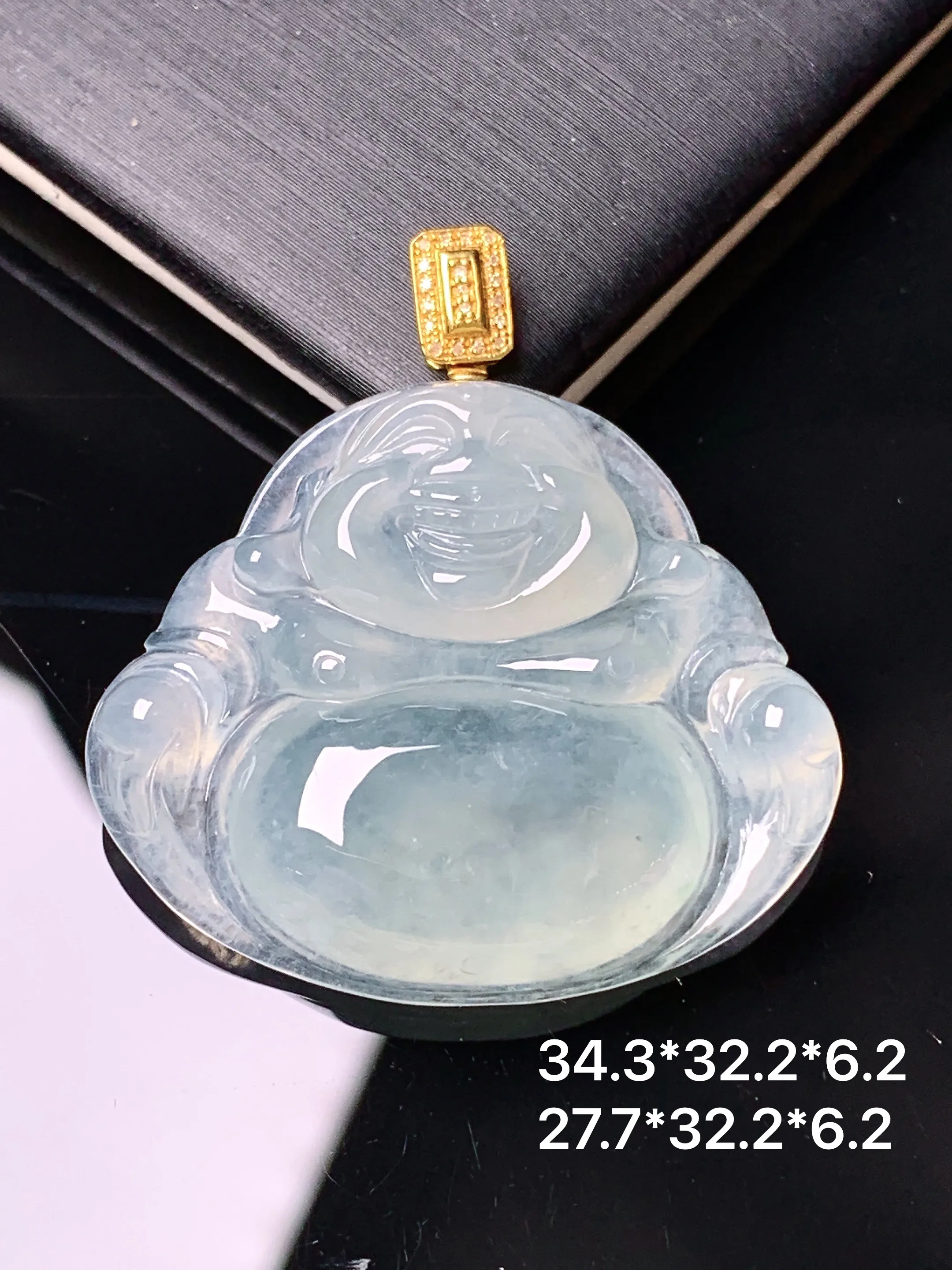 18k金钻镶嵌冰种佛公吊坠 玉质细腻 色泽艳丽清新 整体尺寸34.3*32.2*6.2