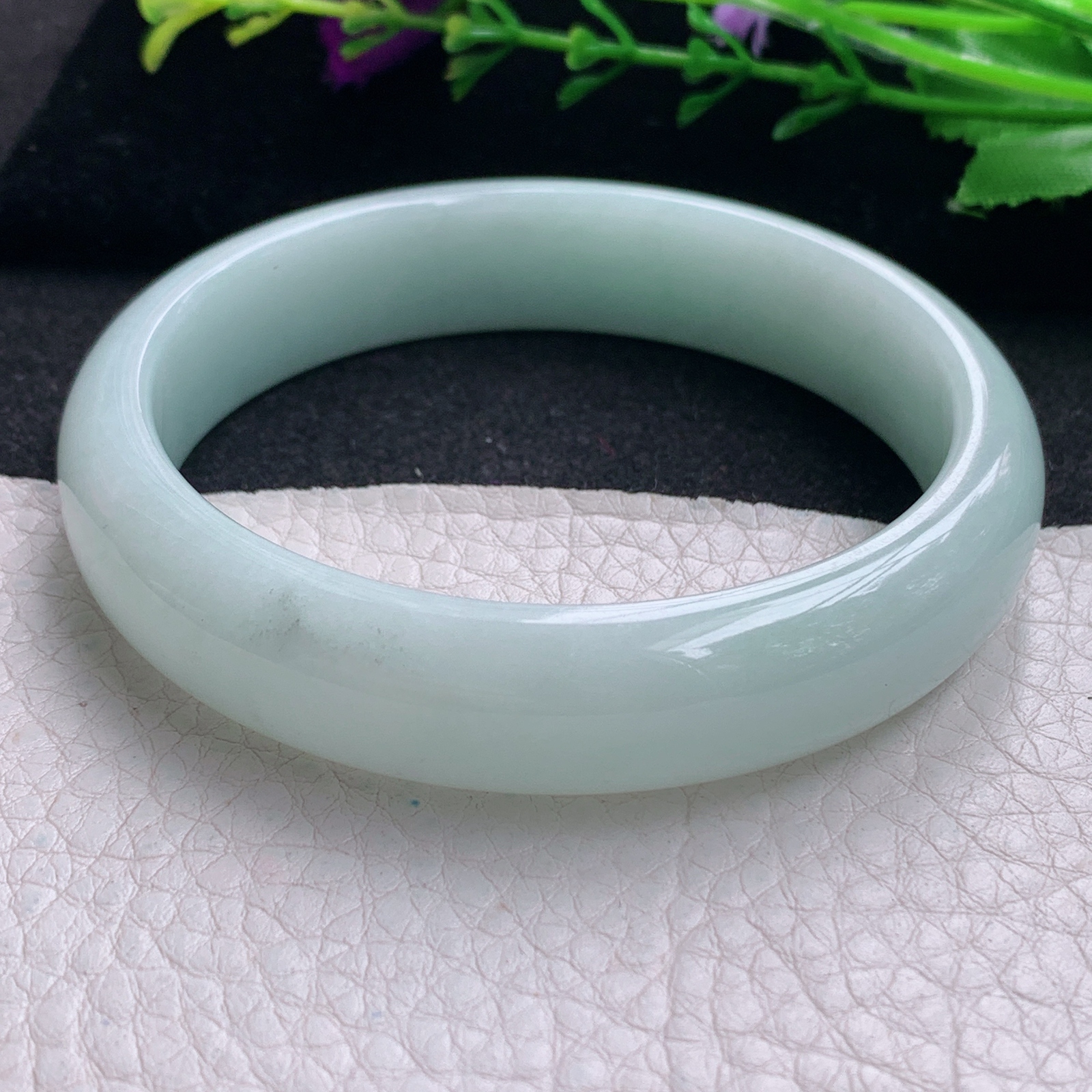 js大圈口60*13.8*7.3平安镯 天然缅甸翡翠浅绿水润玉手镯 宽边玉手环