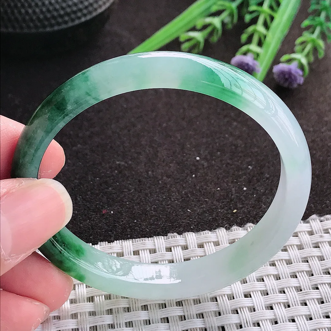 实拍A货翡翠53.5/48.5/9.8/6.3老坑冰胶特色飘花贵妃手镯宽边翡翠玉镯女款