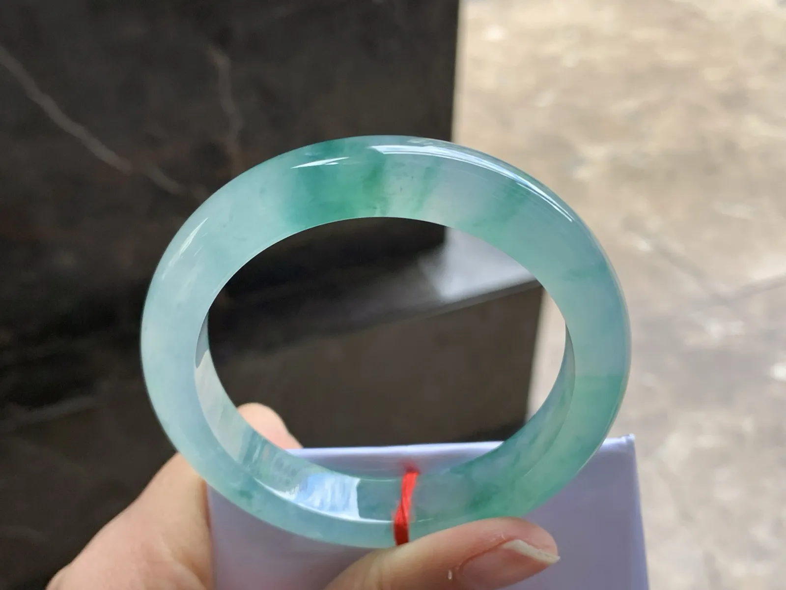 56.5-12.2-9

冰种蓝花手镯 通透鲜艳