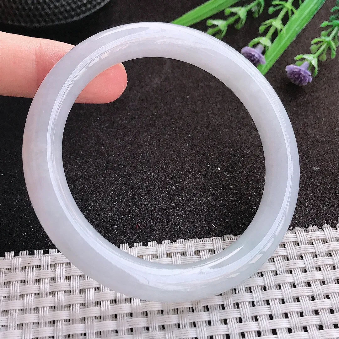 实拍A货翡翠60/10.1/9.8老坑秀气冰润大圈口圆条手镯翡翠玉镯女款