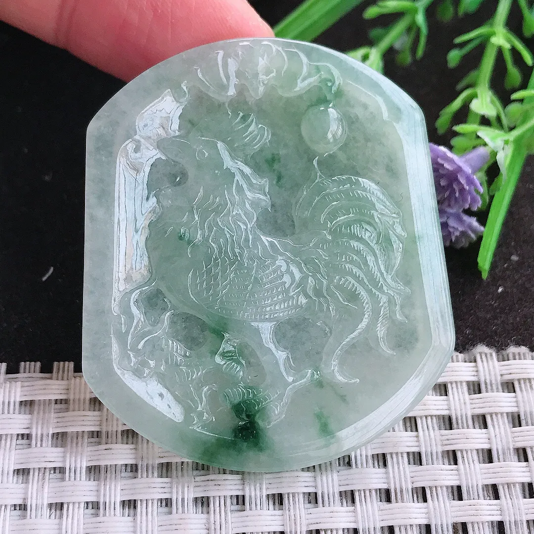 实拍A货翡翠49/42.7/4.3老坑冰胶水灵飘花生肖鸡牌吊坠翡翠挂件