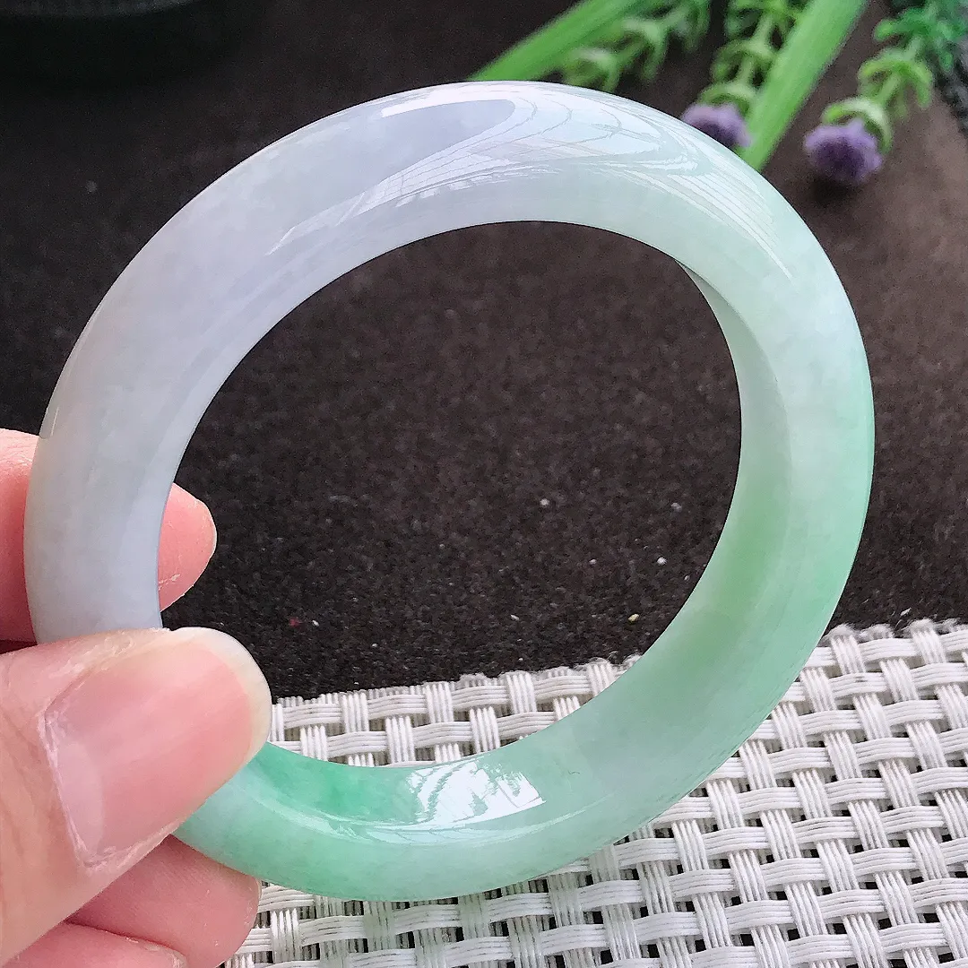 实拍A货翡翠53.5/12.1/9.2老坑秀气冰润飘绿手镯宽边翡翠玉镯女款