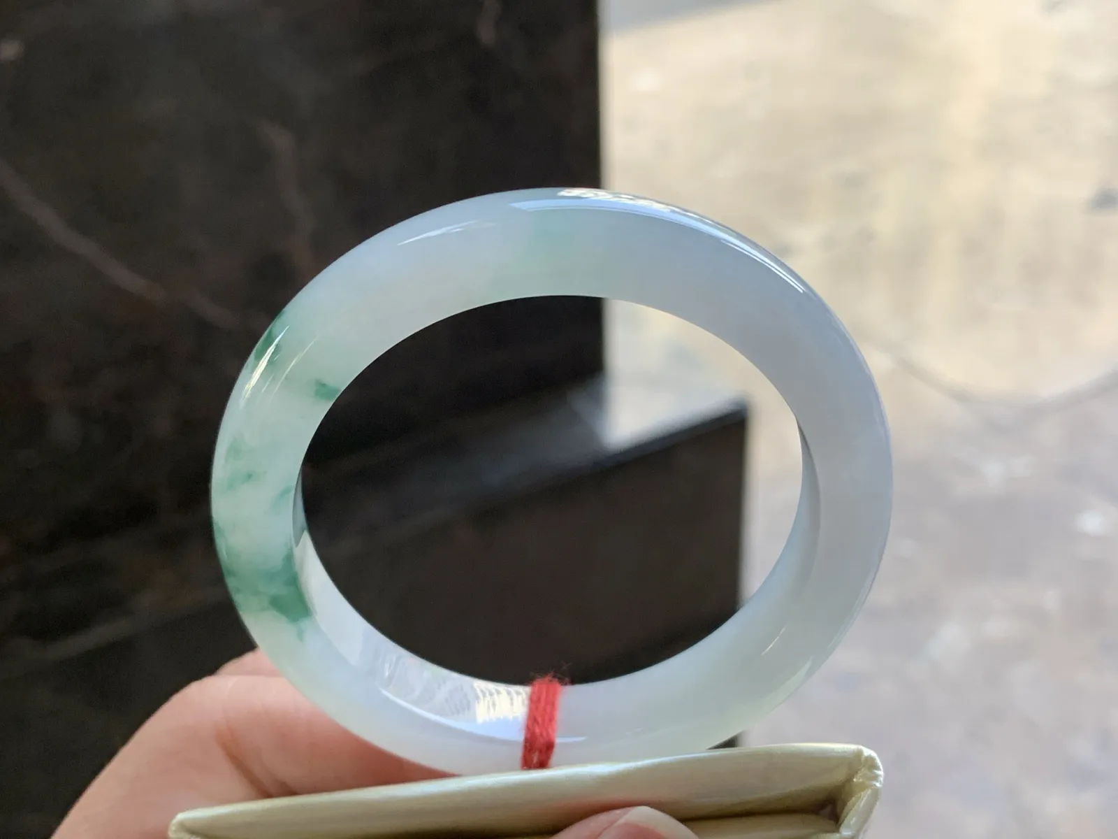 54.5-10.4-8.5

蓝花手镯^_^飘花灵韵