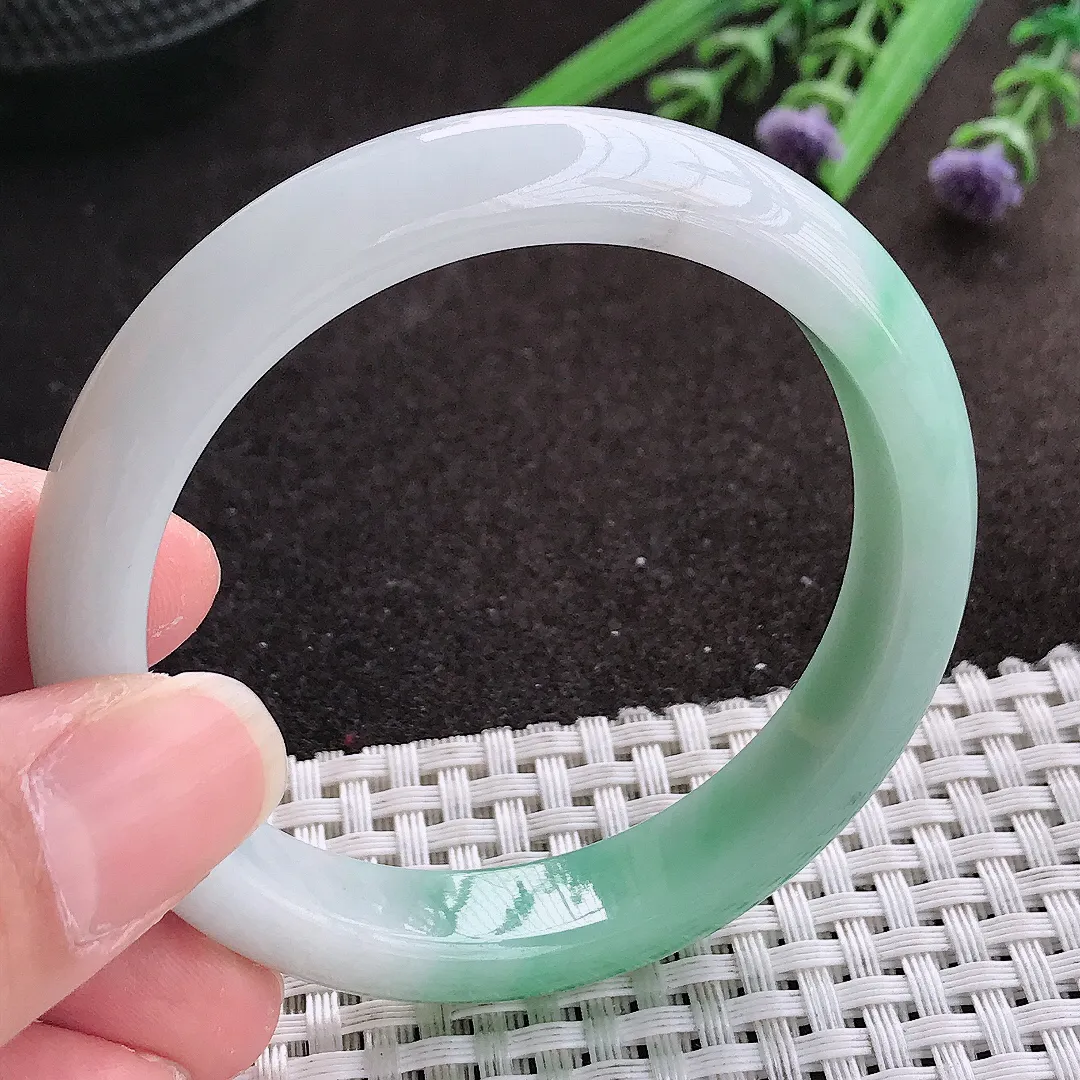 实拍A货翡翠53/11.2/7.5老坑冰润飘绿手镯宽边翡翠玉镯女款